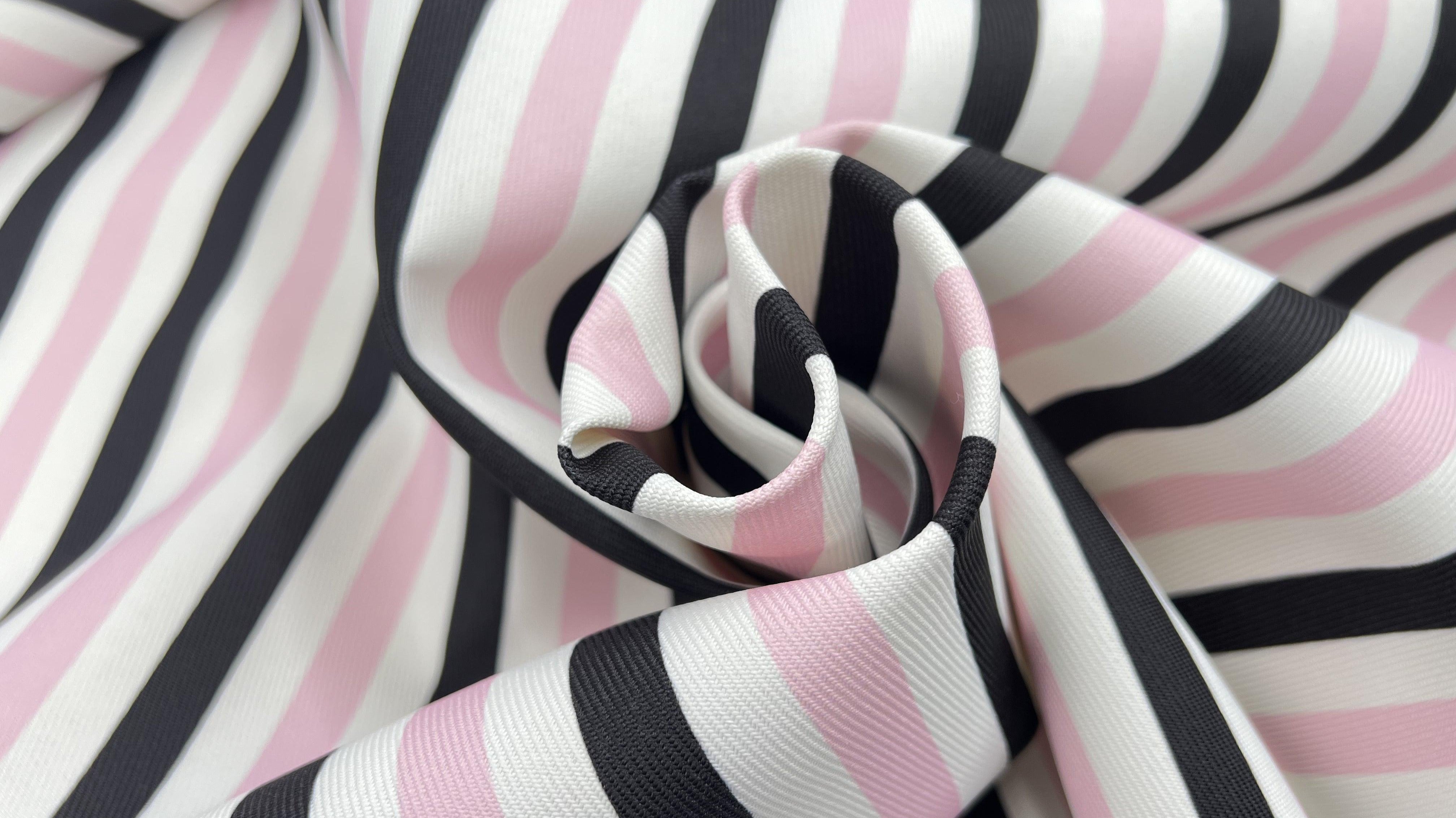 La gabardine c'est quoi ? Que faire avec un tissu gabardine ? - My Little Coupon