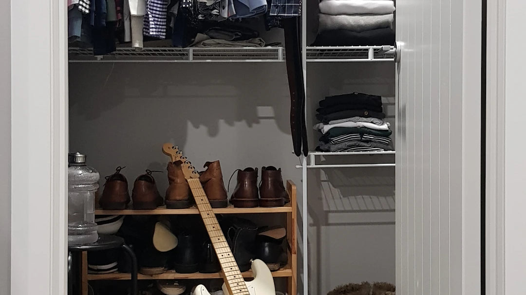 Créer une garde-robe capsule avec des tissus de qualité