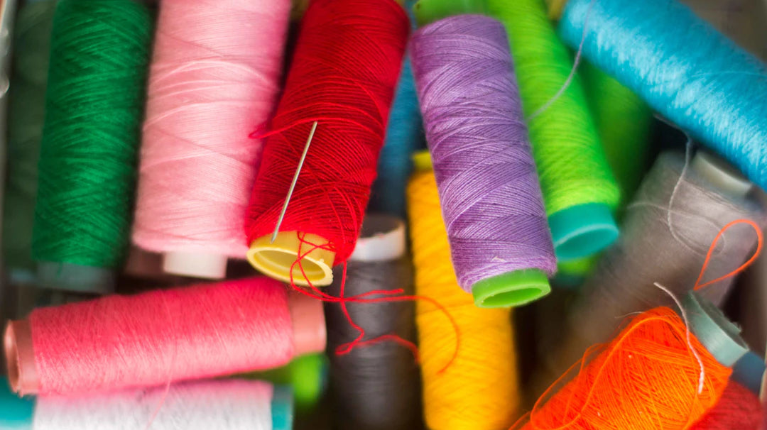 Les outils essentiels pour coudre avec des tissus de luxe