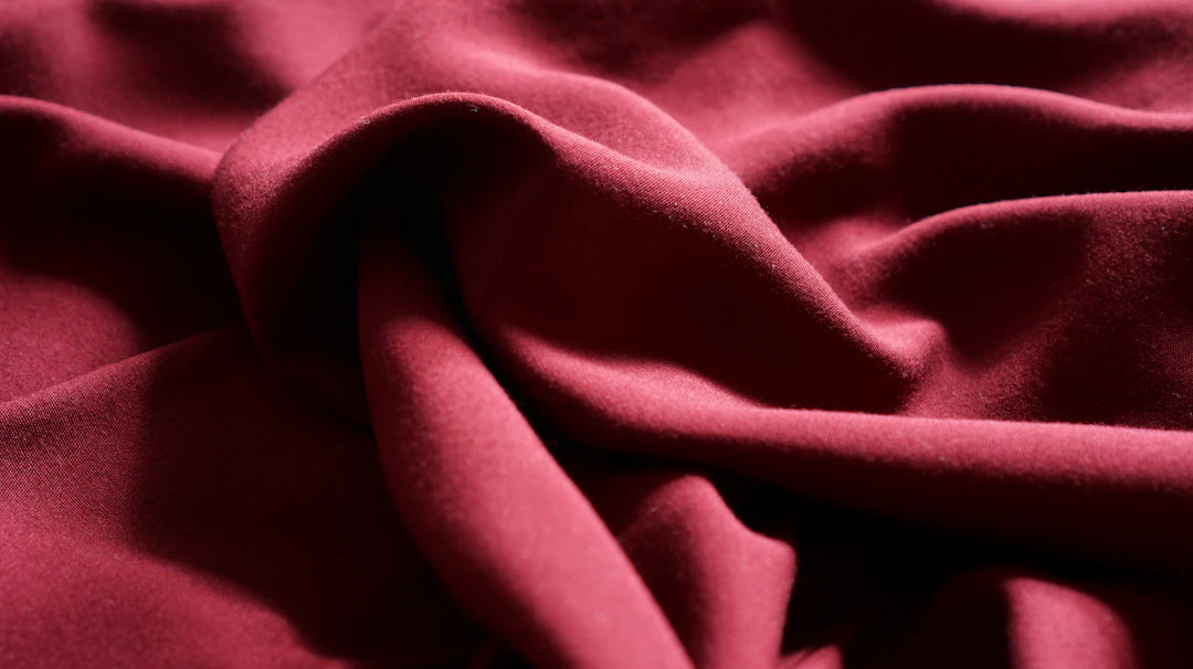 Explorez les tissus des grandes maisons de couture