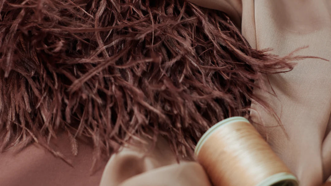 Explorez les Secrets de la Couture avec des Tissus Luxueux