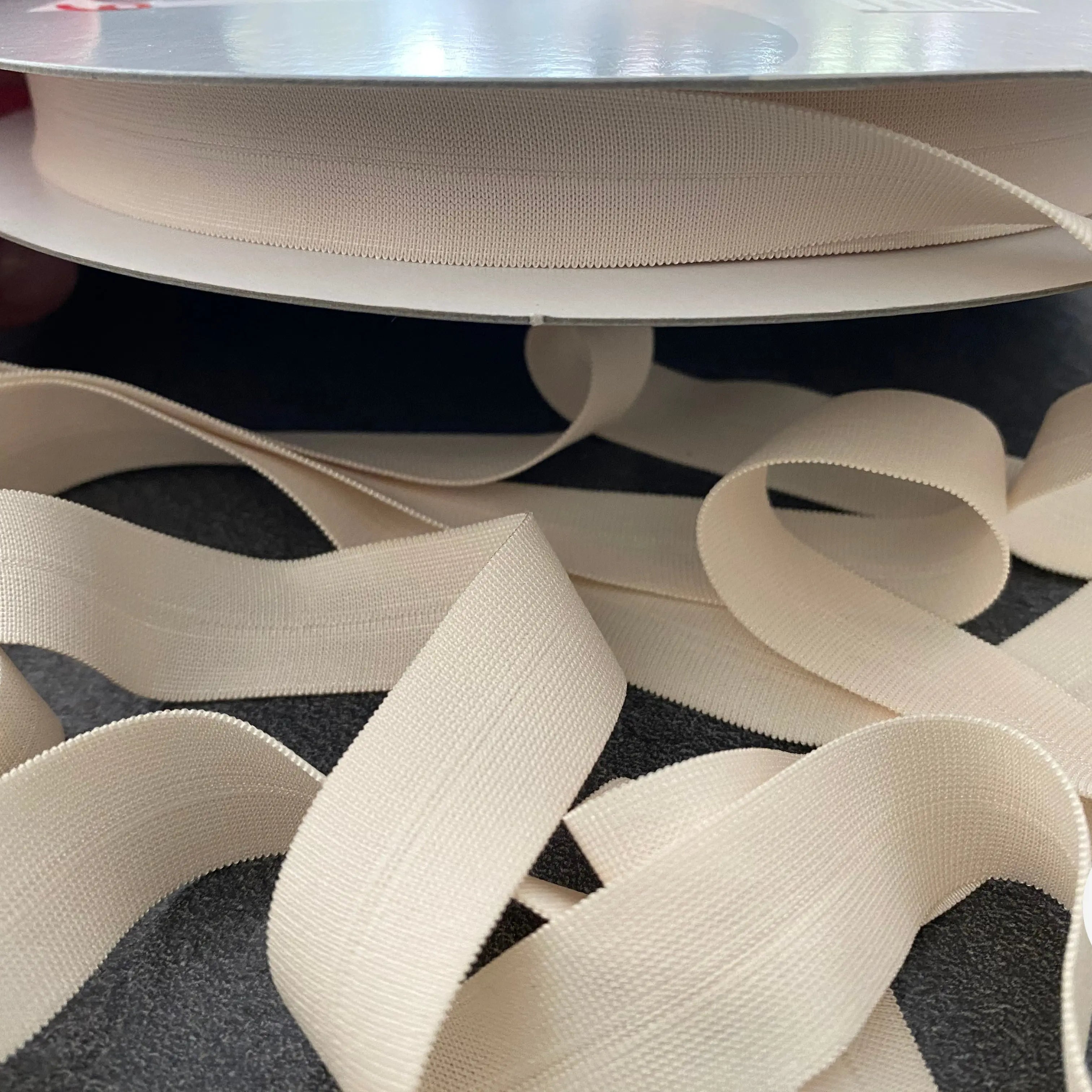 BIAIS PLAT ÉLASTIQUE LINGERIE 18mm BLANC CASSÉ le rouleau de 30m - My Little Coupon