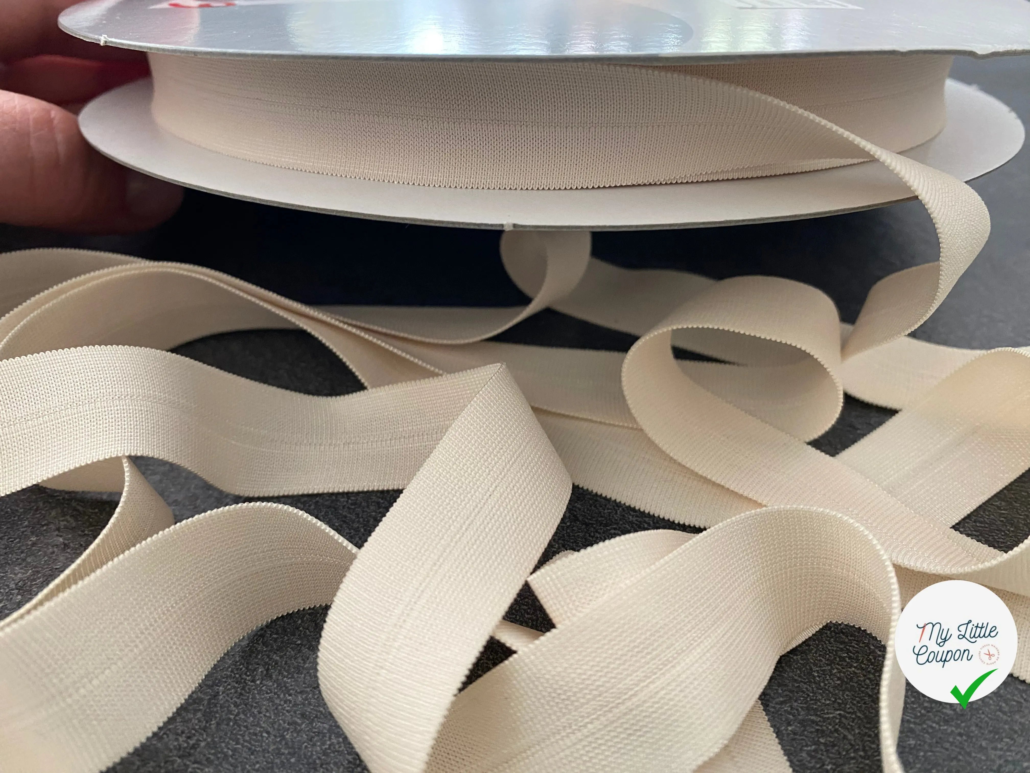 BIAIS PLAT ÉLASTIQUE LINGERIE 18mm BLANC CASSÉ le rouleau de 30m - My Little Coupon