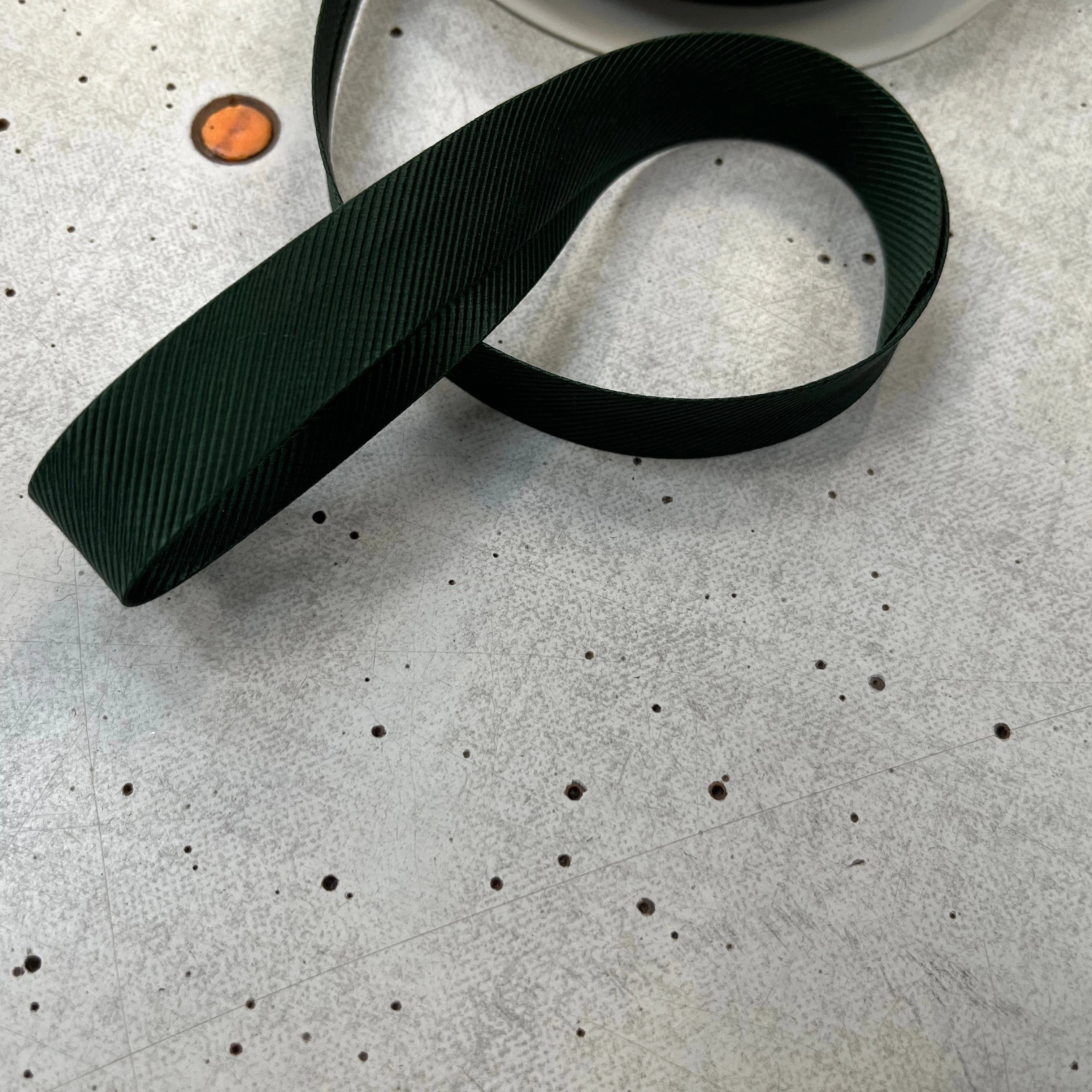 BIAIS VERT SAPIN EFFET DRILL 100% viscose 14mm - My Little Coupon