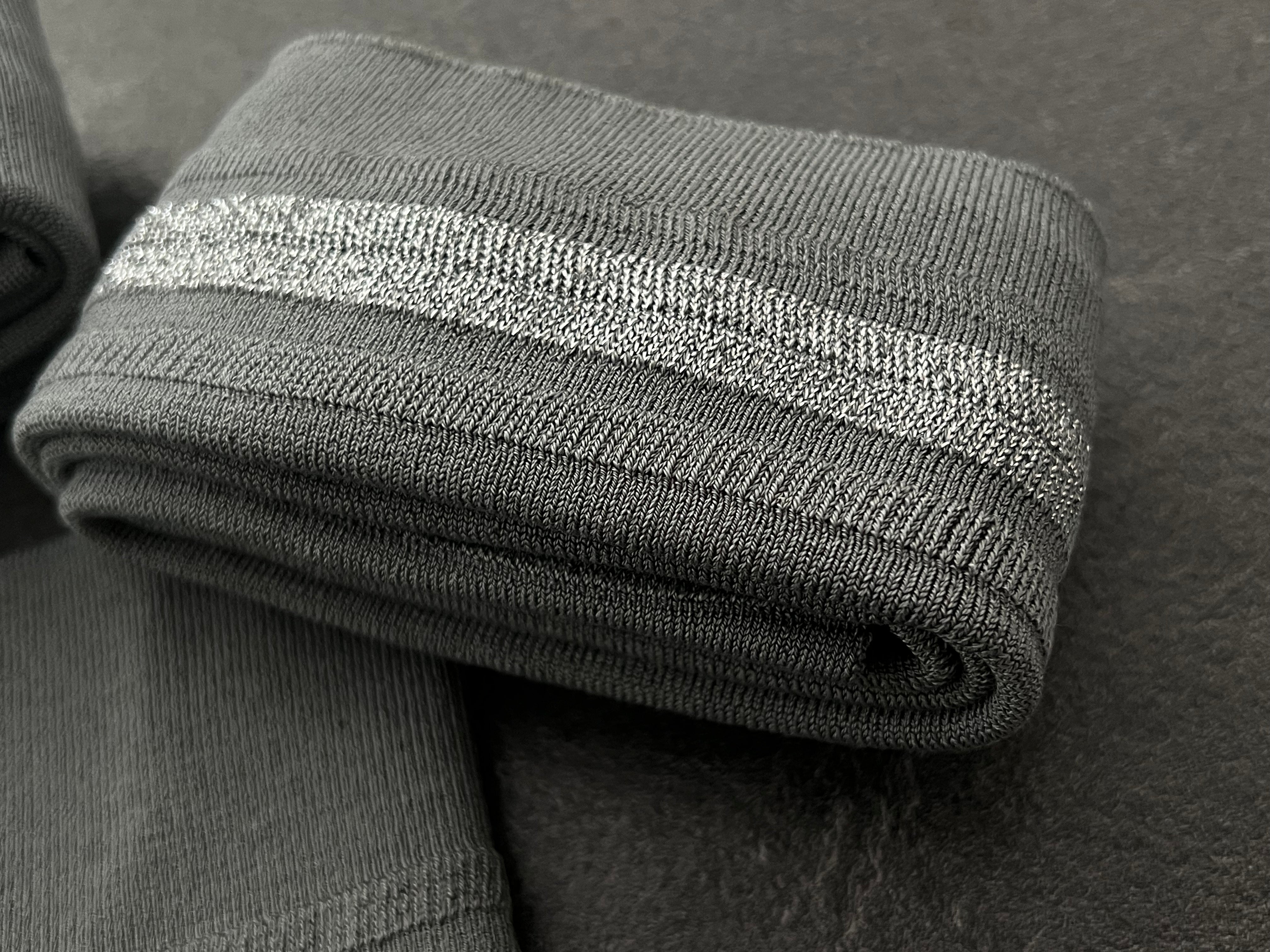 BORD CÔTE GRIS LUREX ARGENTÉ 90X6cm - My Little Coupon