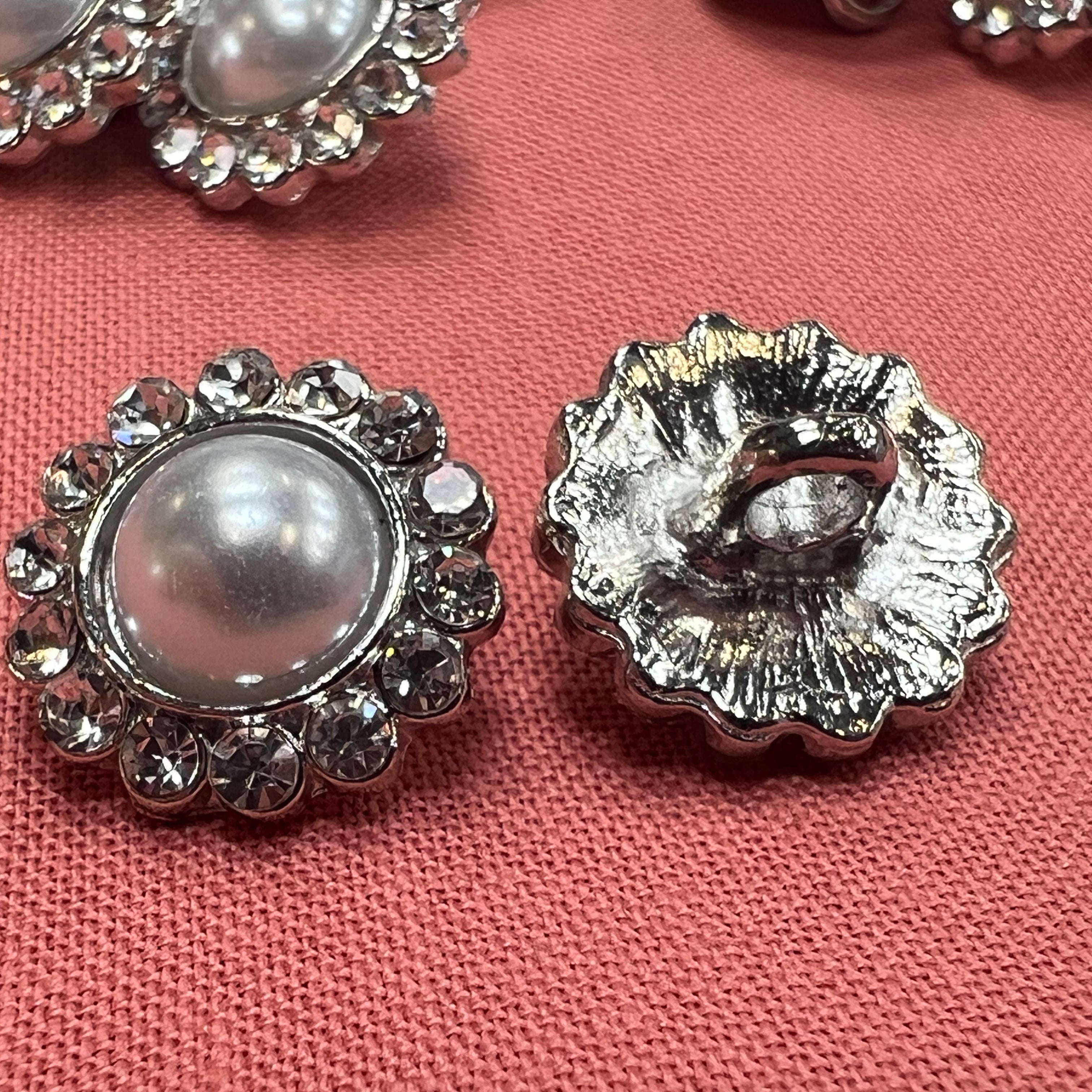 BOUTON ARGENTÉ PERLE ET STRASS (lot de 6) 15mm - My Little Coupon