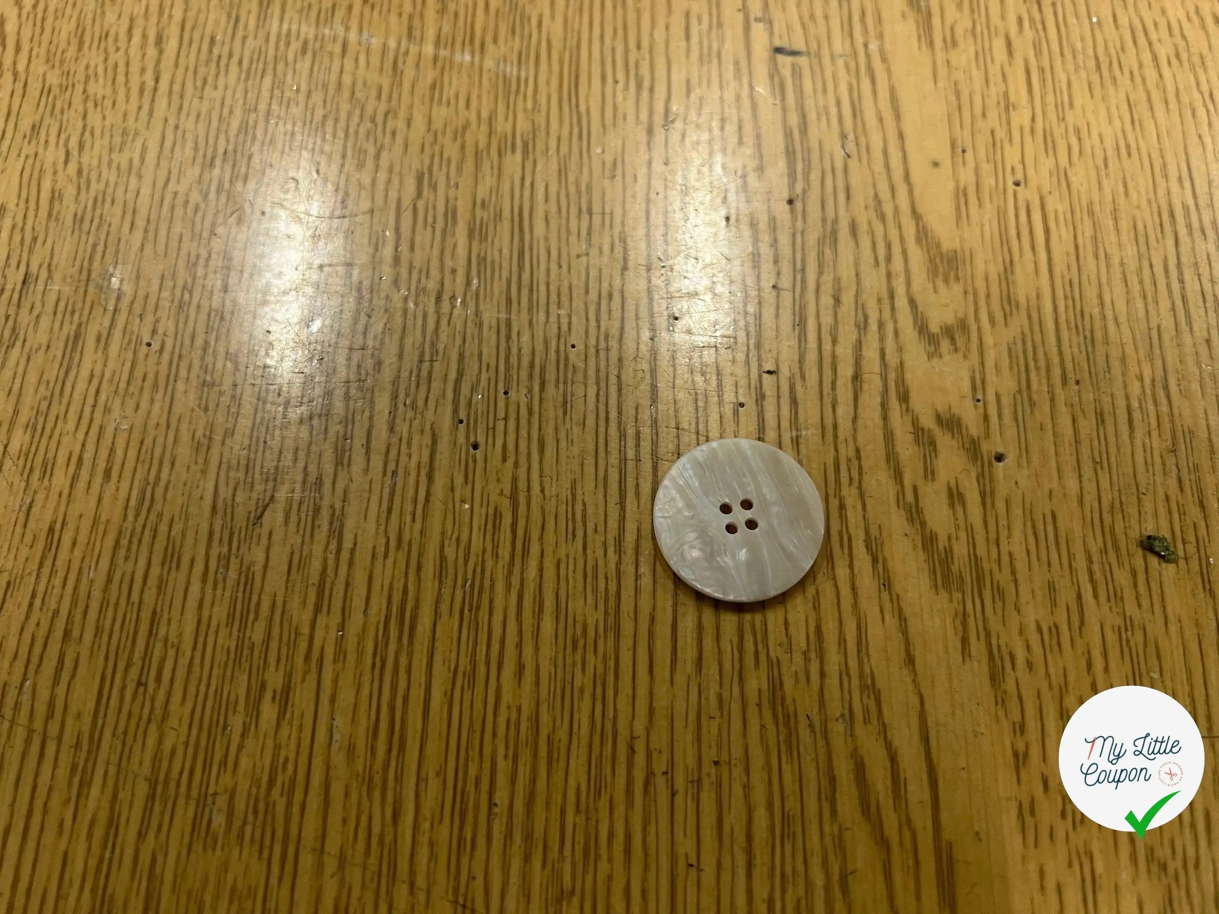 BOUTON BEIGE LEGEREENT NACRÉ (lot de 10) - My Little Coupon