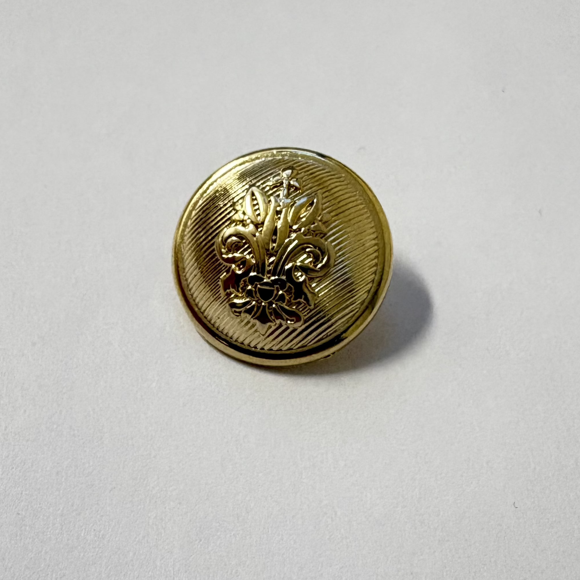 BOUTON MÉTAL DORÉ ORNEMENT ROYAL 18MM - My Little Coupon