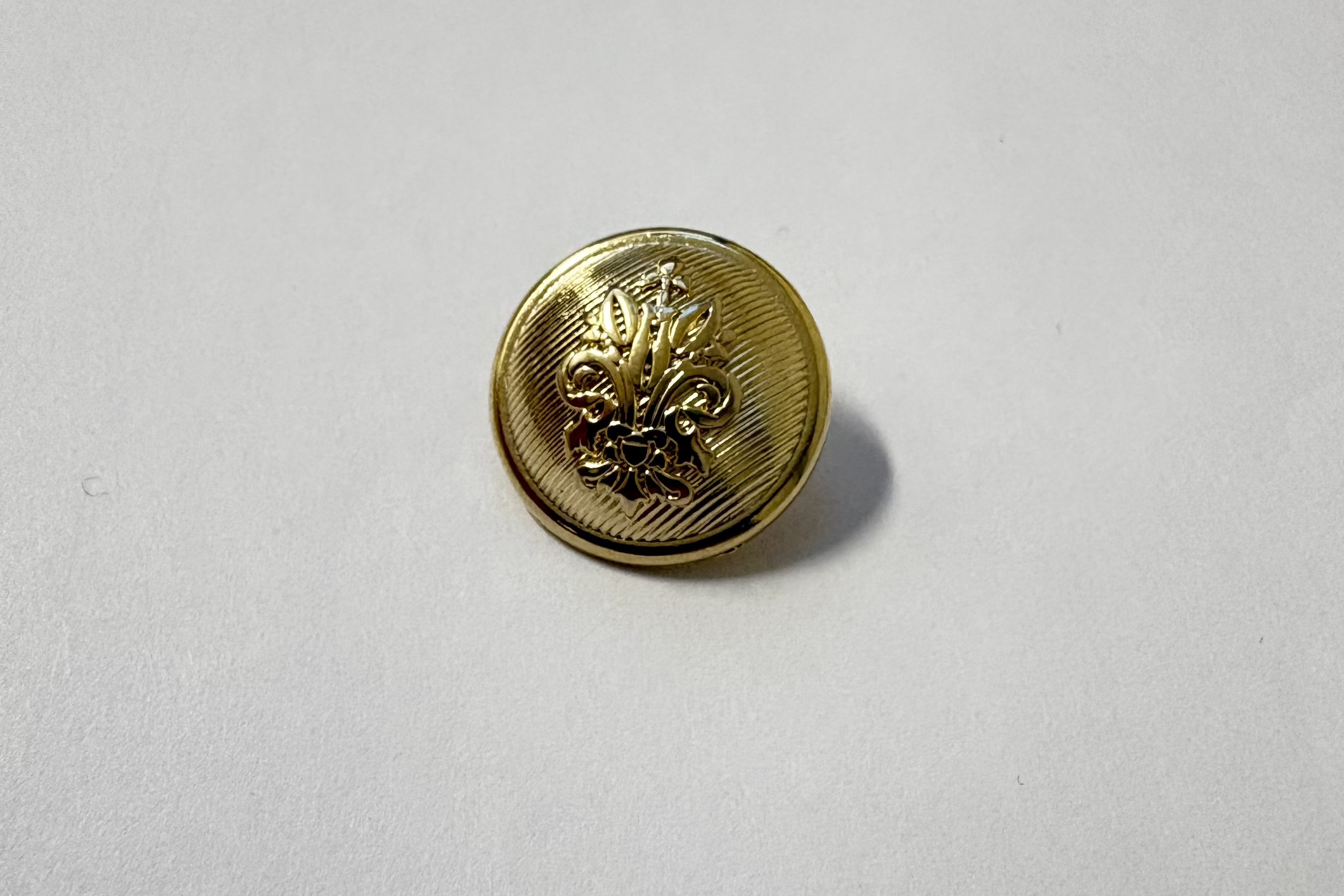 BOUTON MÉTAL DORÉ ORNEMENT ROYAL 18MM - My Little Coupon