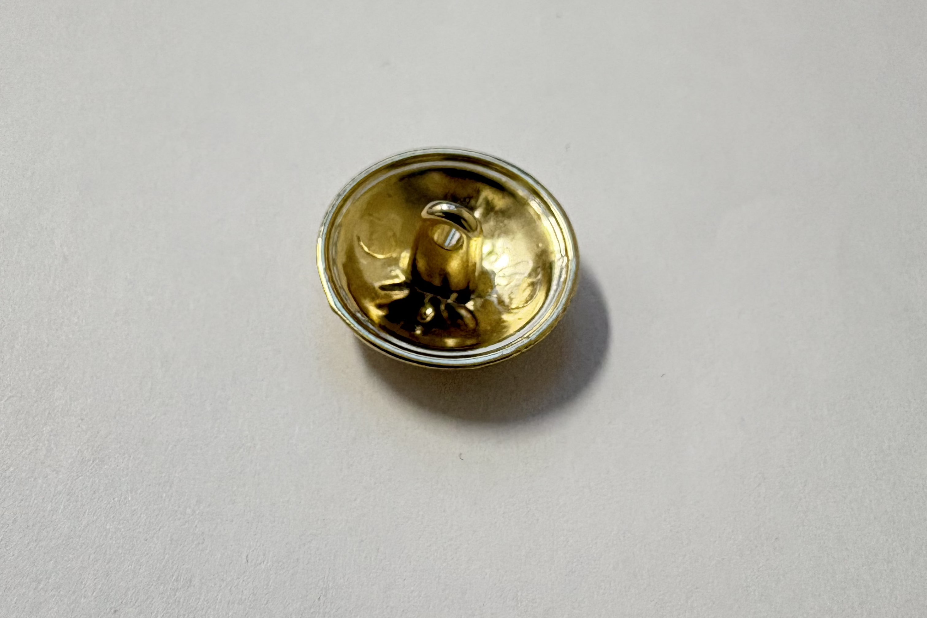 BOUTON MÉTAL DORÉ ORNEMENT ROYAL 18MM - My Little Coupon