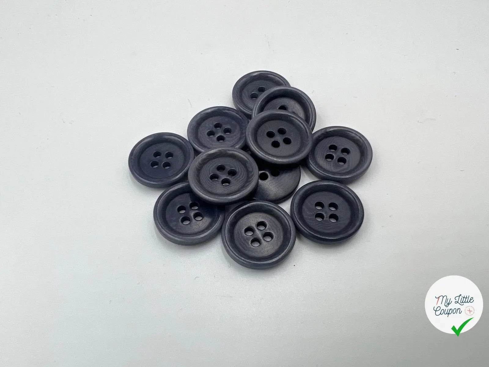 BOUTON POLYESTER 18MM BLEU GRIS - My Little Coupon - tissu - coudre