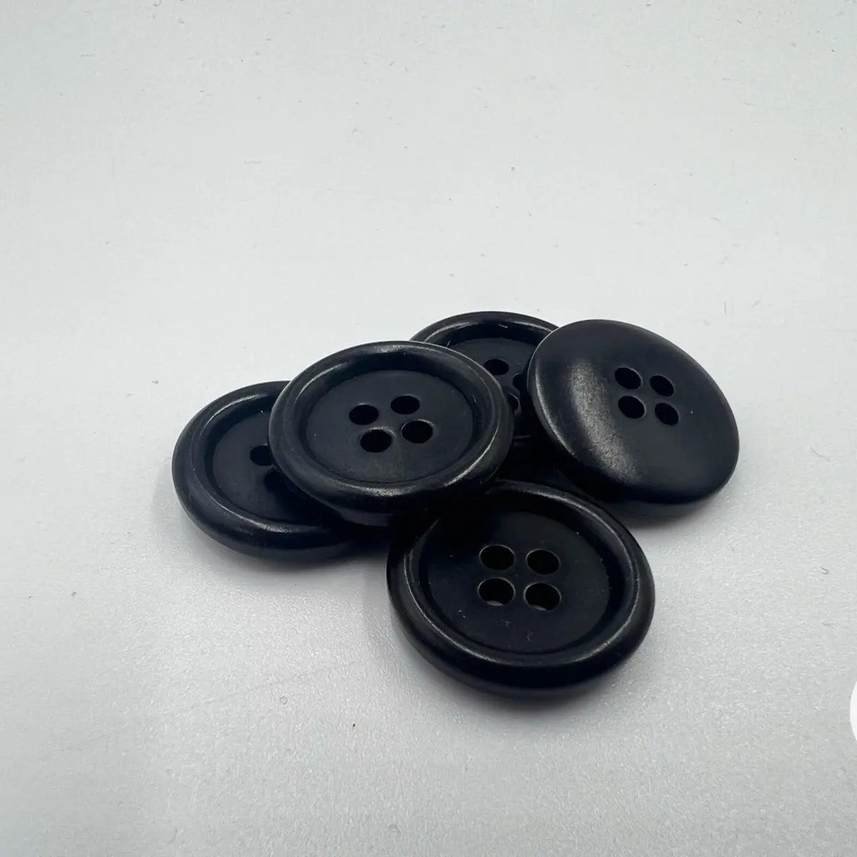 BOUTON POLYESTER 18MM NOIR - My Little Coupon - tissu - coudre