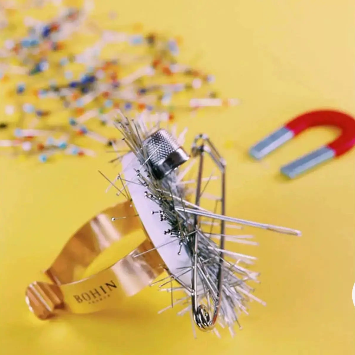 BRACELET MAGNÉTIQUE PORTE EPINGLES AIMANTE MLC INTERN