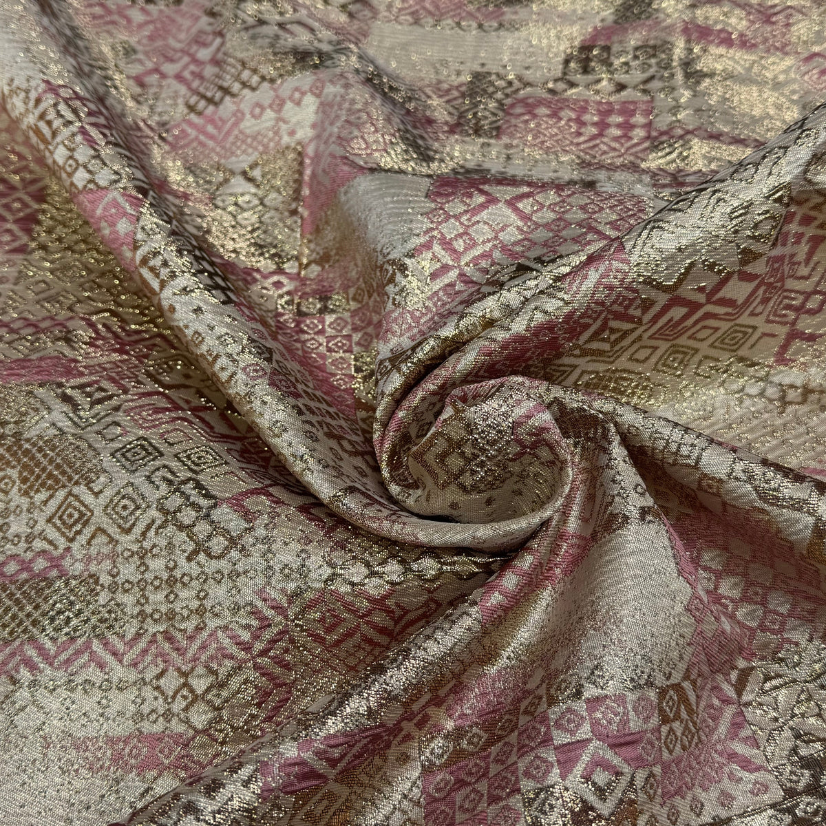 BROCART ARGENTÉ GÉOMETRIQUE ROSE - My Little Coupon