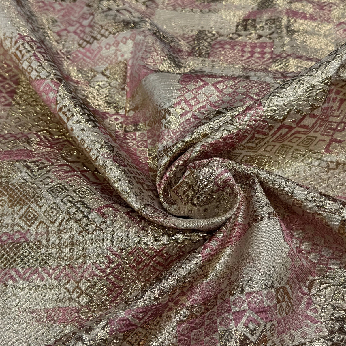 BROCART ARGENTÉ GÉOMETRIQUE ROSE - My Little Coupon
