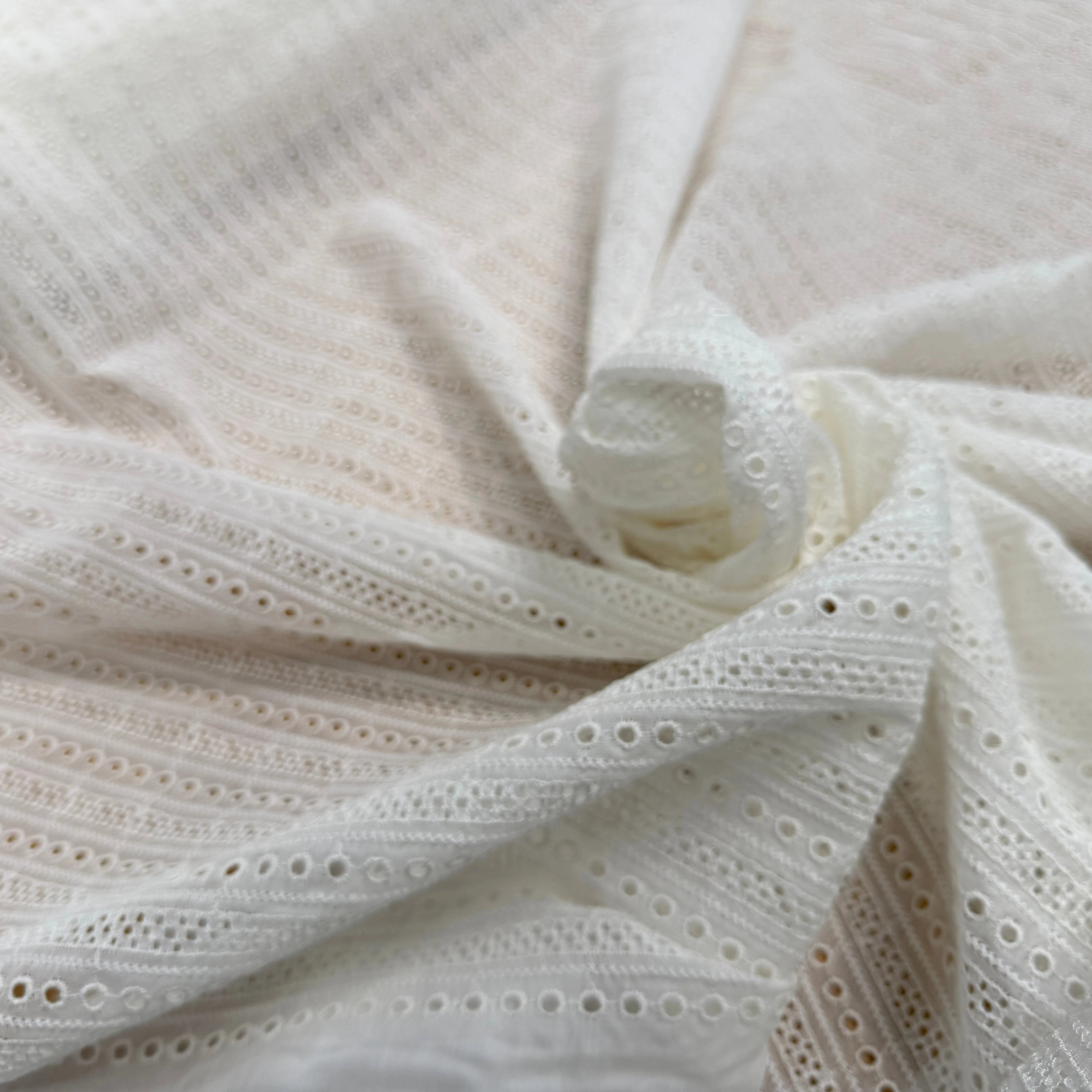 BRODERIE ANGLAISE 100% COTON CIRCULAIRE BLANCHE - My Little Coupon