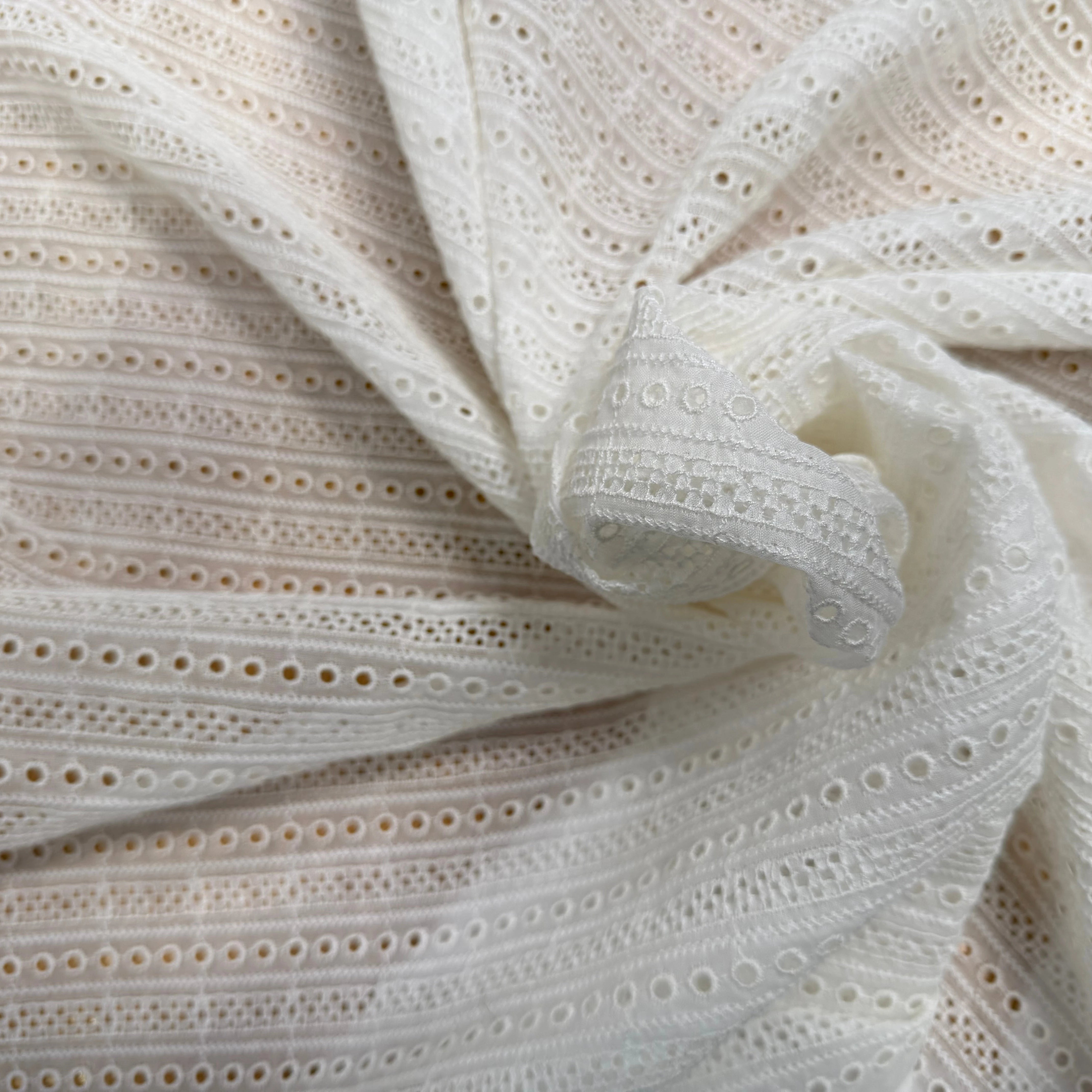 BRODERIE ANGLAISE 100% COTON CIRCULAIRE BLANCHE - My Little Coupon