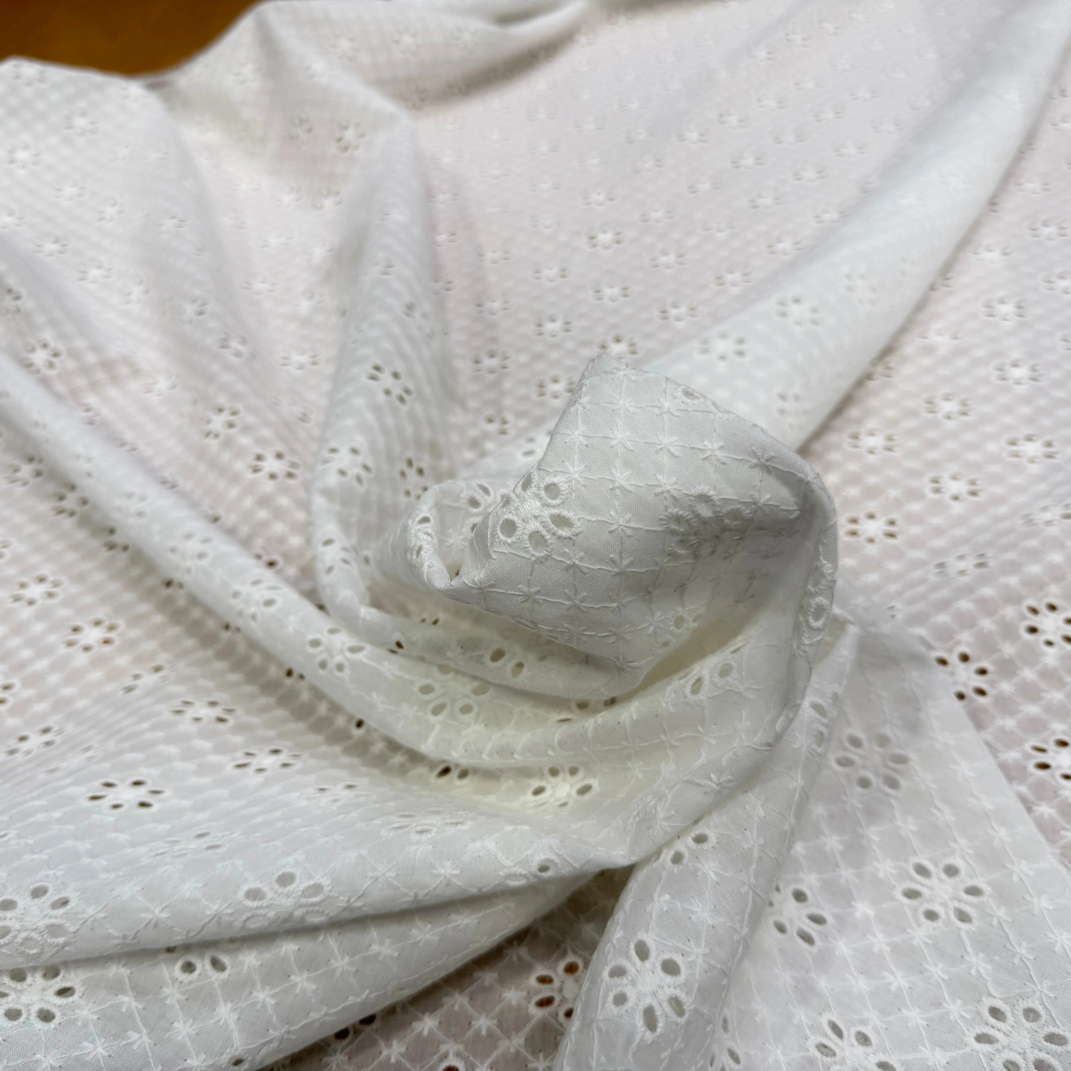 BRODERIE ANGLAISE BLANC COTON - My Little Coupon