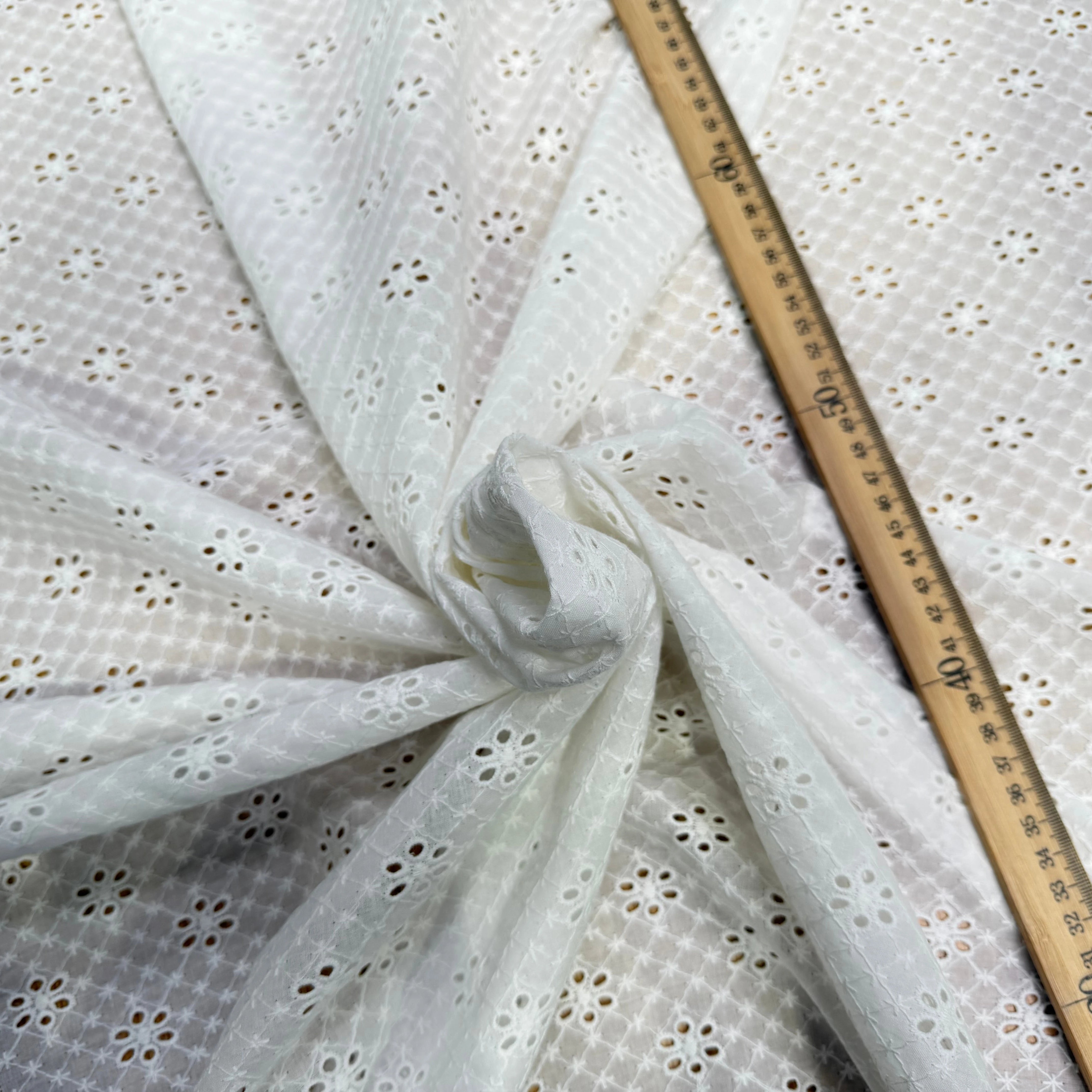 BRODERIE ANGLAISE BLANC COTON - My Little Coupon