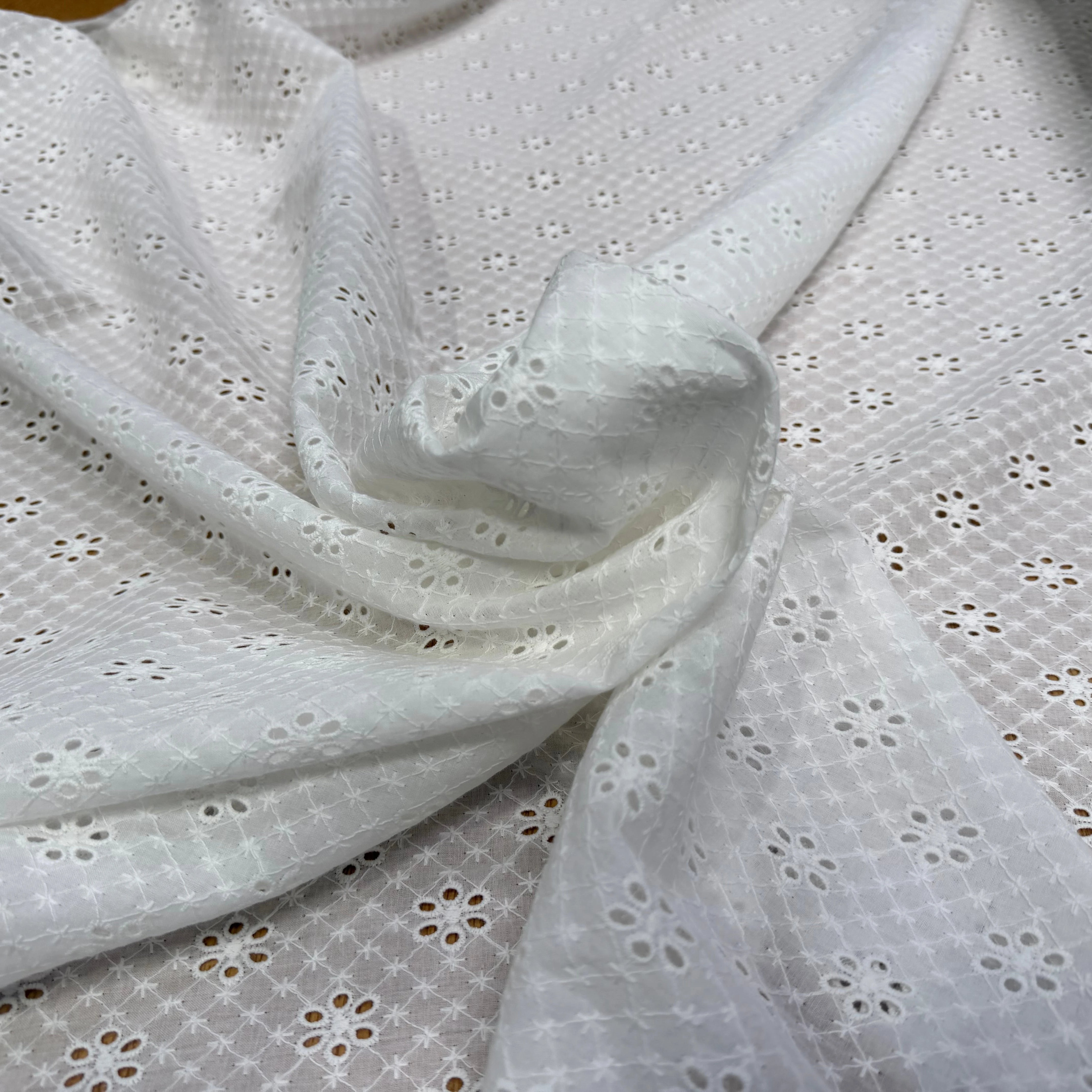BRODERIE ANGLAISE BLANC COTON - My Little Coupon