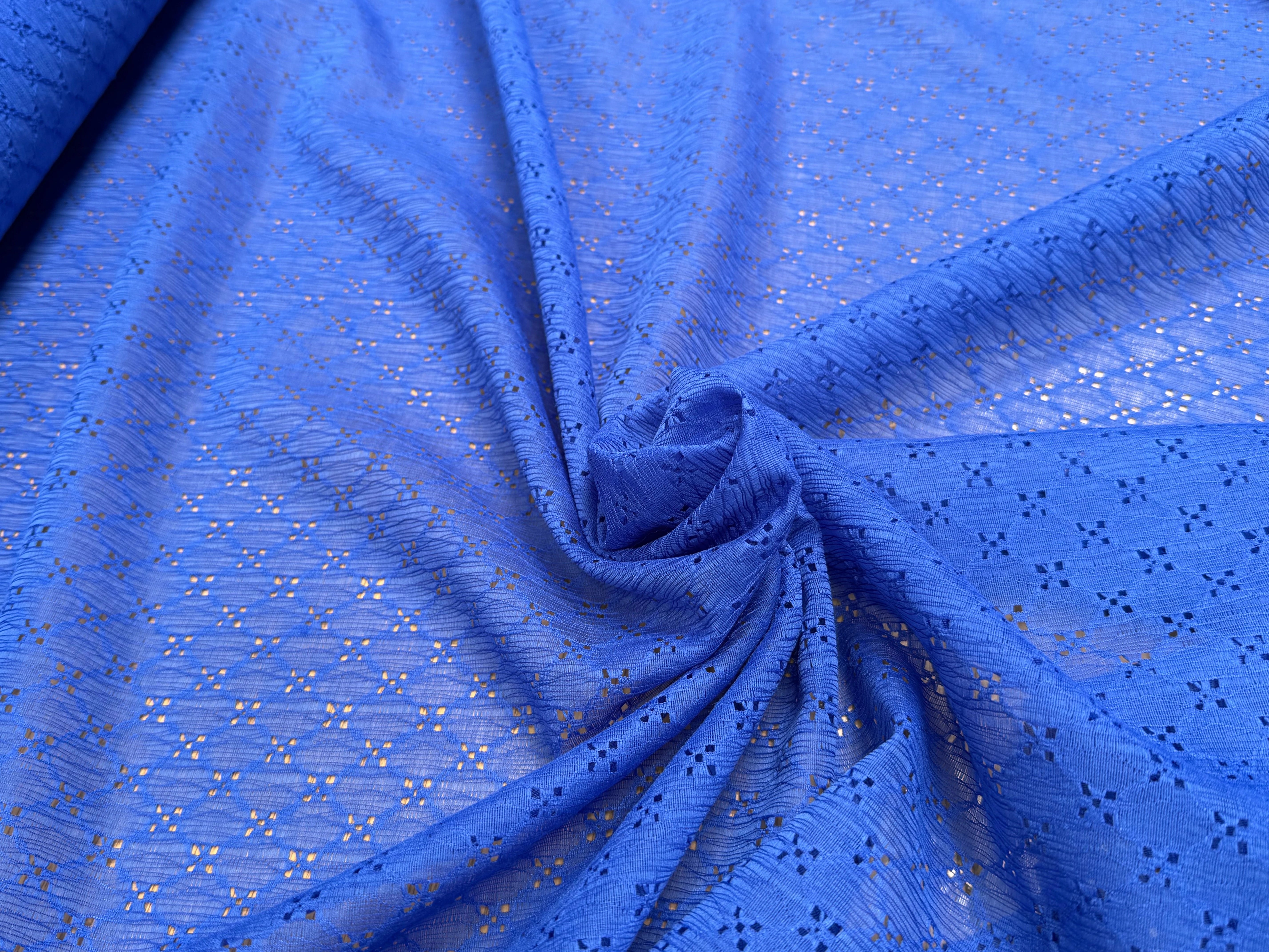 BRODERIE ANGLAISE BLEU ROI - My Little Coupon