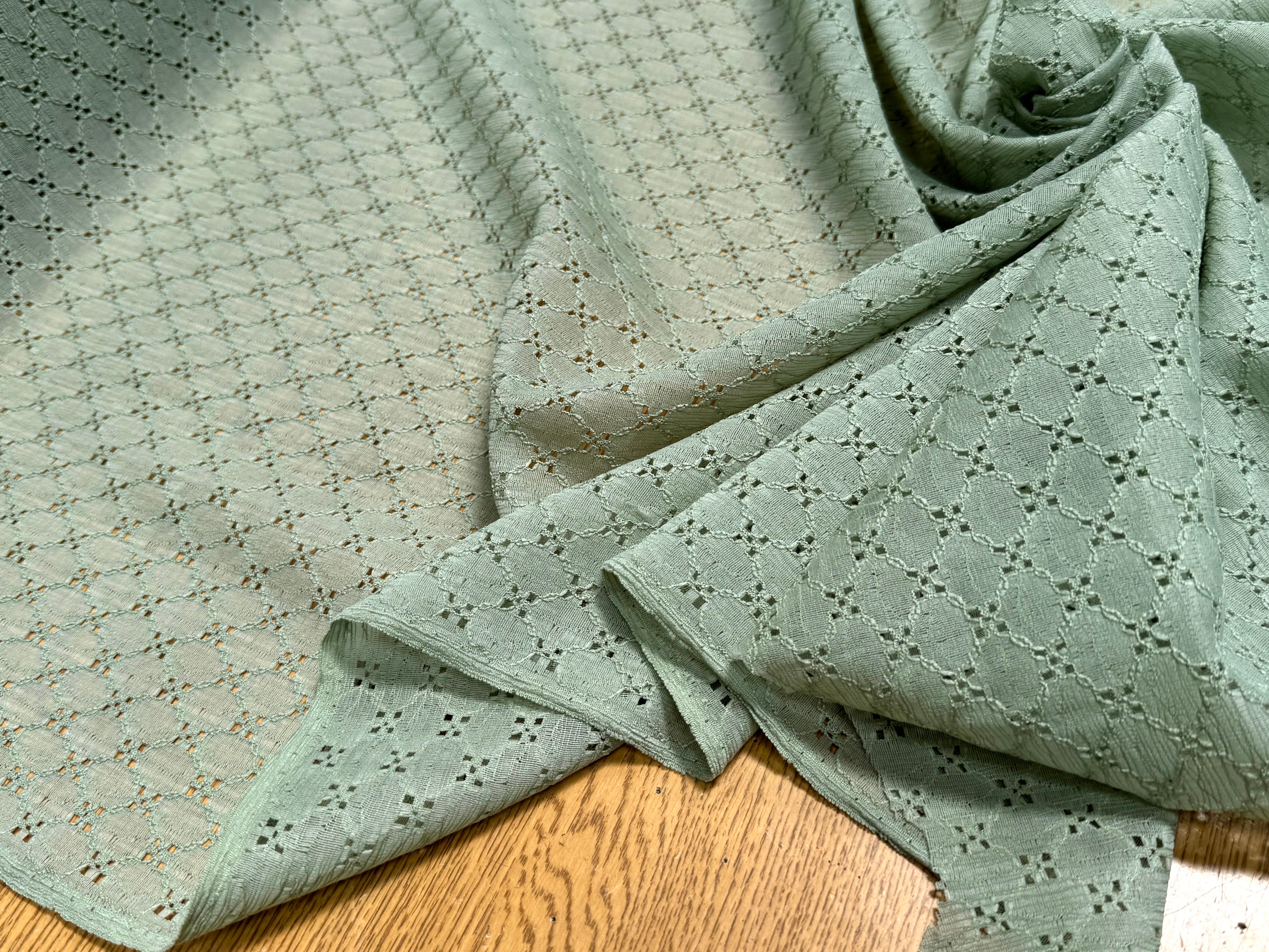 BRODERIE ANGLAISE VERT CÉLADON - My Little Coupon