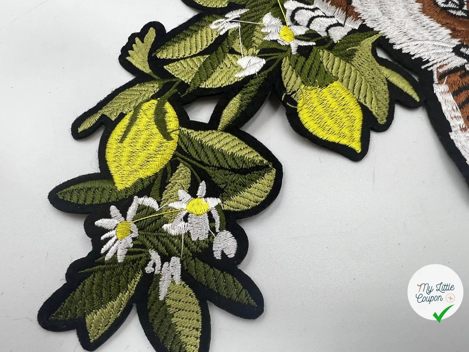 BRODERIE D’ORNEMENT TIGRE BRUN - My Little Coupon - tissu - coudre