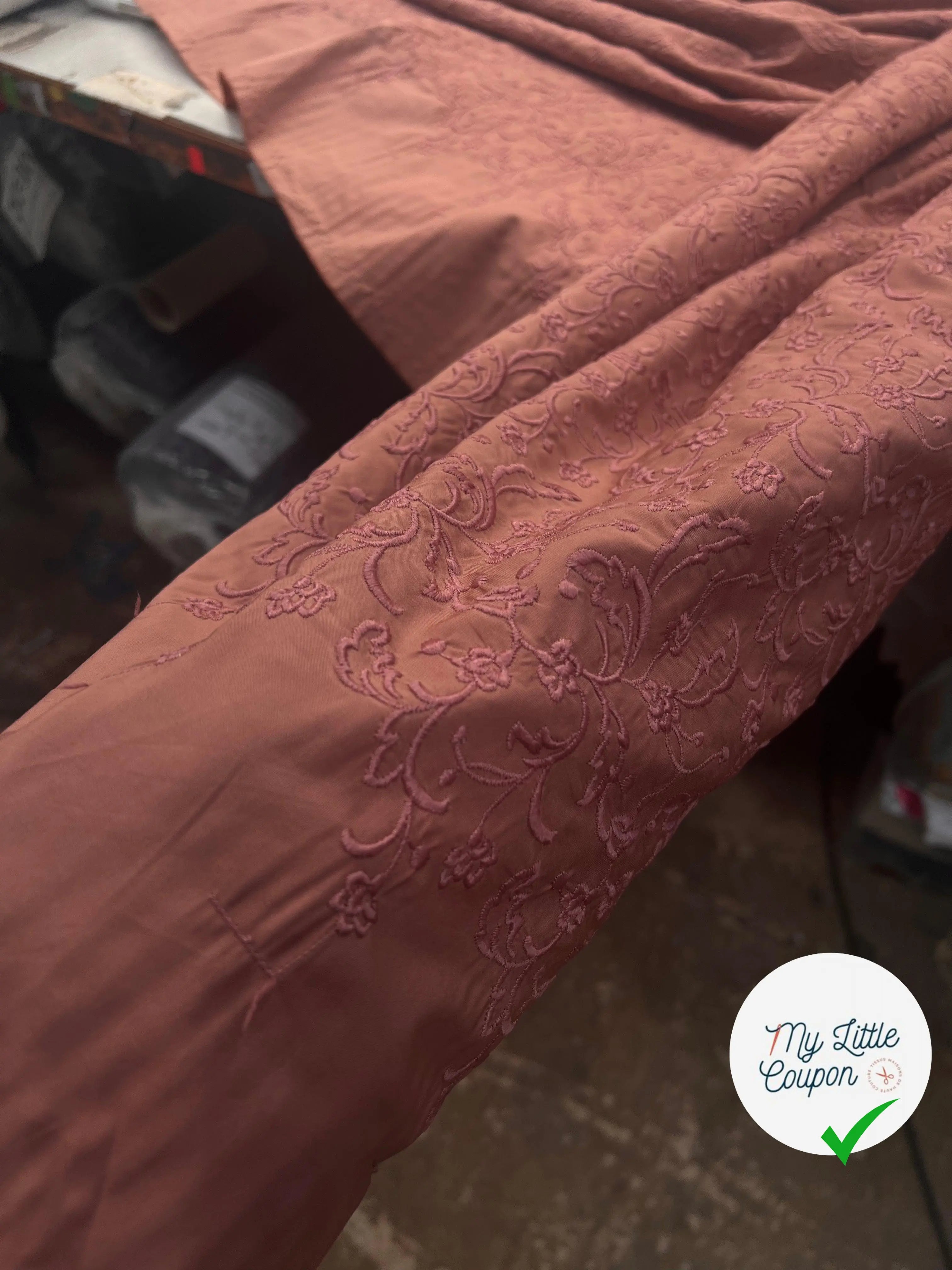 BRODERIE SUR POPELINE ROSE ROSACES SUBLIMISSIMO - My Little Coupon - tissu - coudre