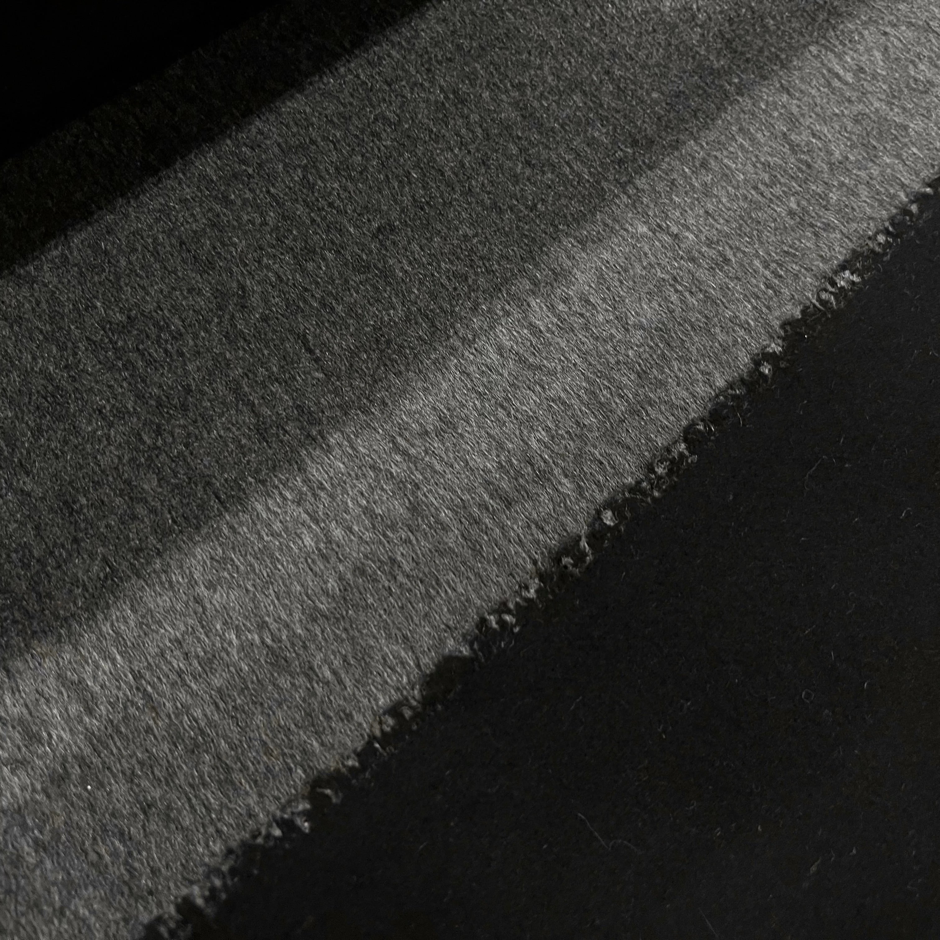 CABAN DE LAINE CACHEMIRE FACE NOIR ET FACE GRIS - My Little Coupon