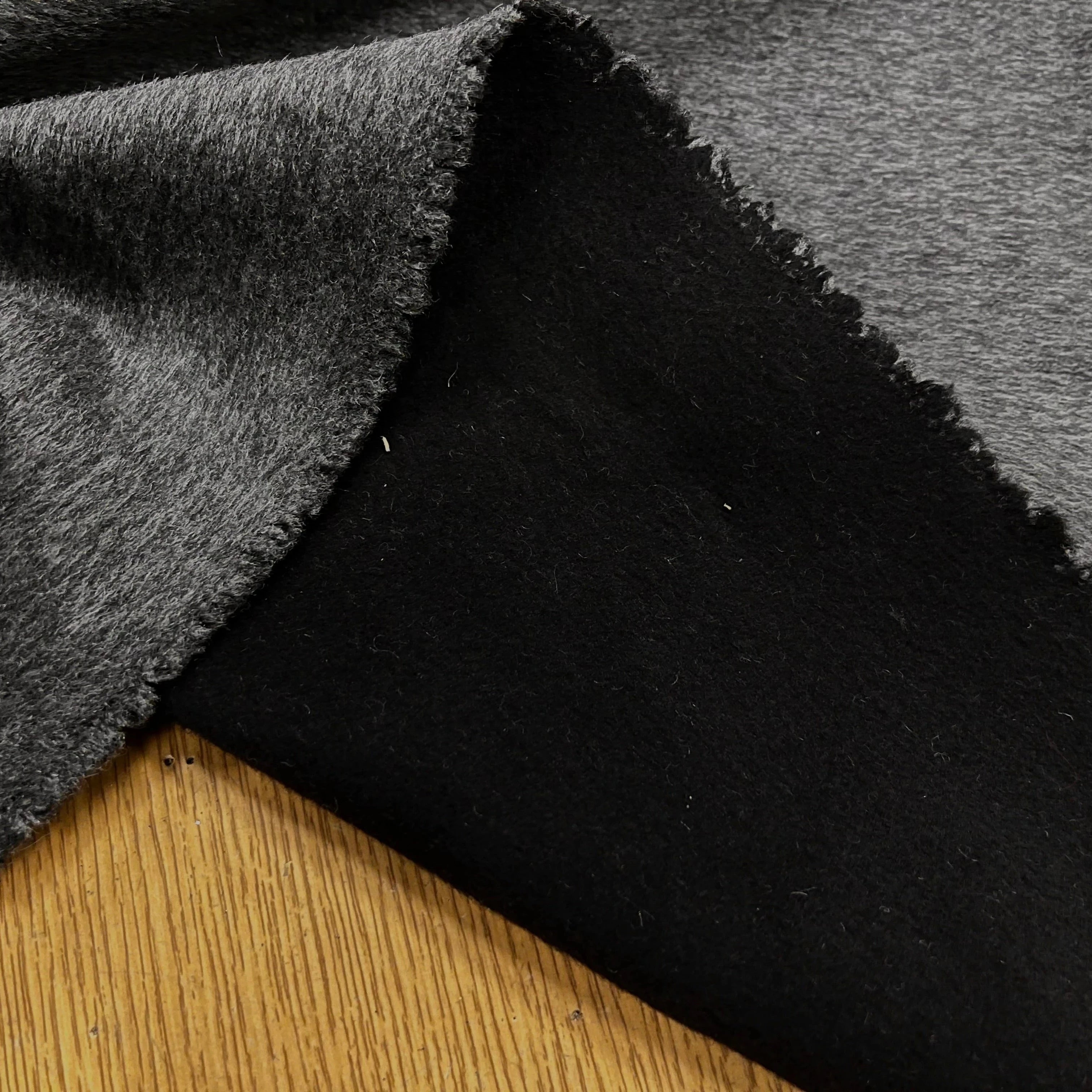 CABAN DE LAINE CACHEMIRE FACE NOIR ET FACE GRIS - My Little Coupon