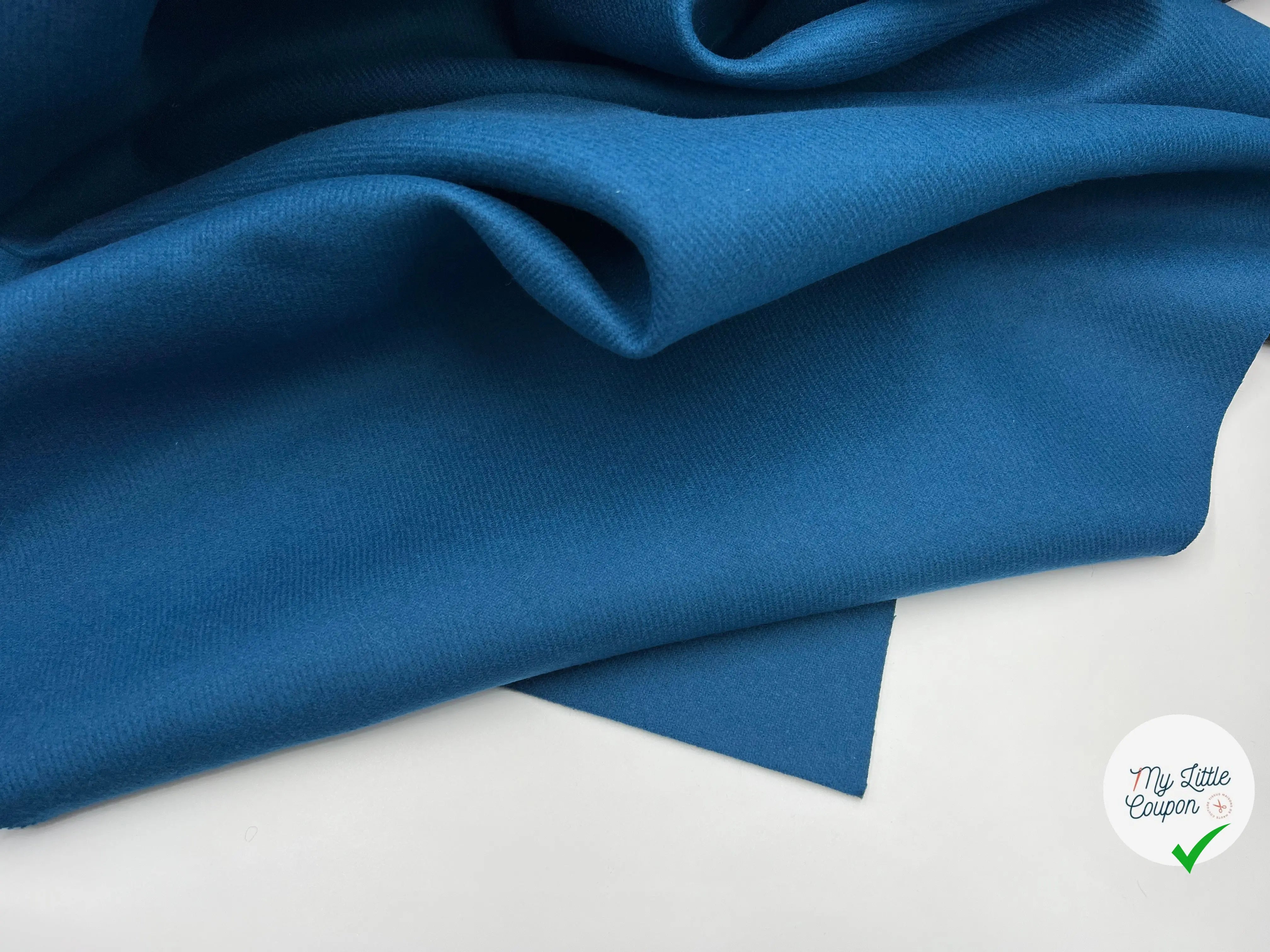 CABAN STRIĂ BLEU VERT CONTRECOLLĂ JERSEY NOIR - My Little Coupon - tissu - coudre