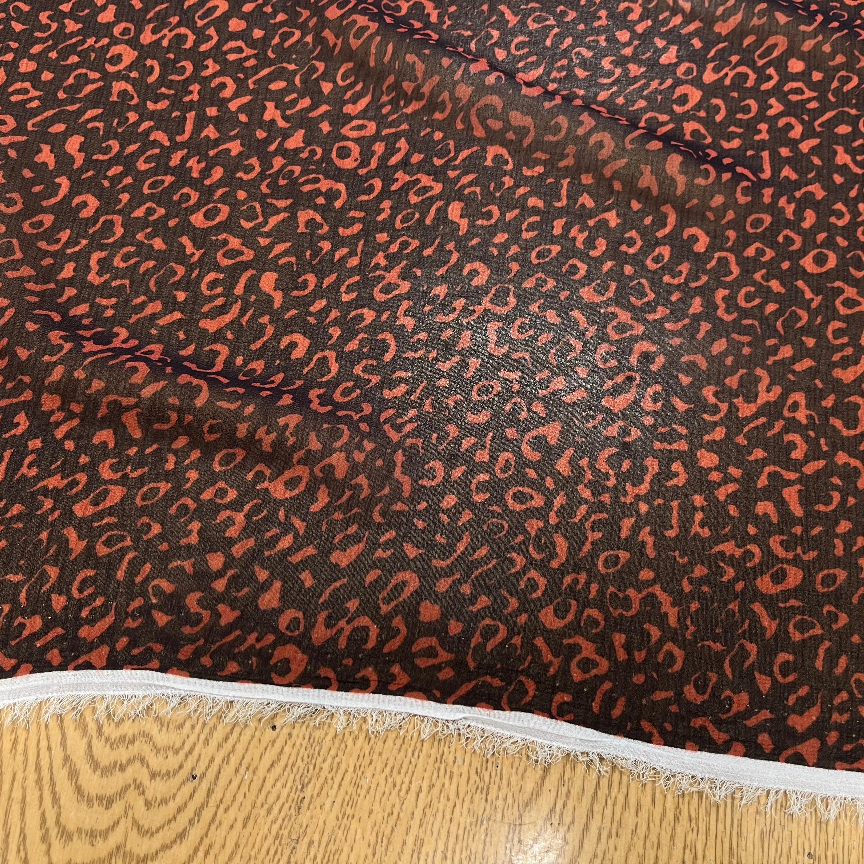 CEPE POLYESTER FOND NOIR E MARON MOTIF LÉOPARD - My Little Coupon