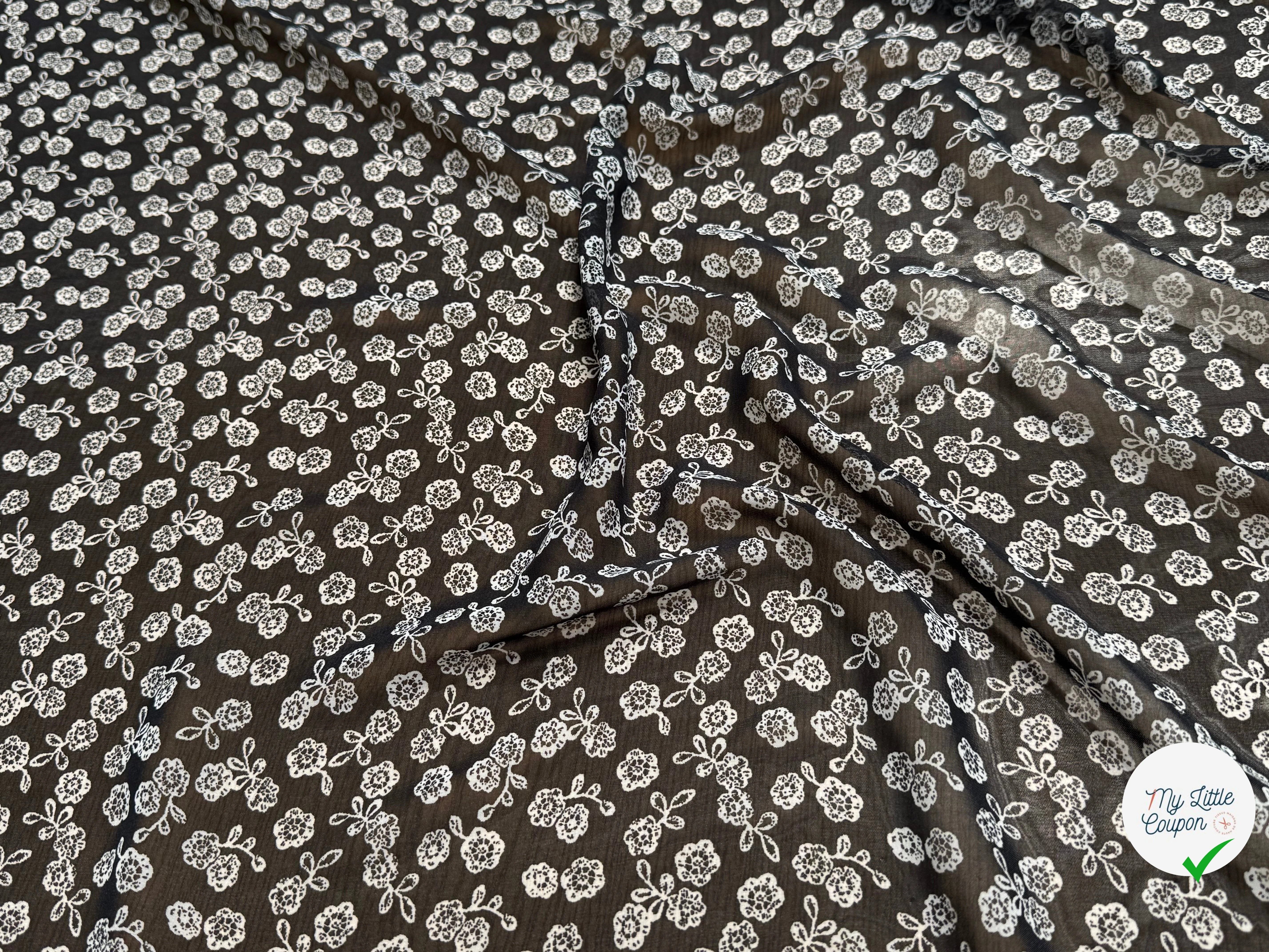 CHIFFON IMPRIMÉ CHIC MOTIFS FLORAUX BLANC SUR FOND NOIR - My Little Coupon