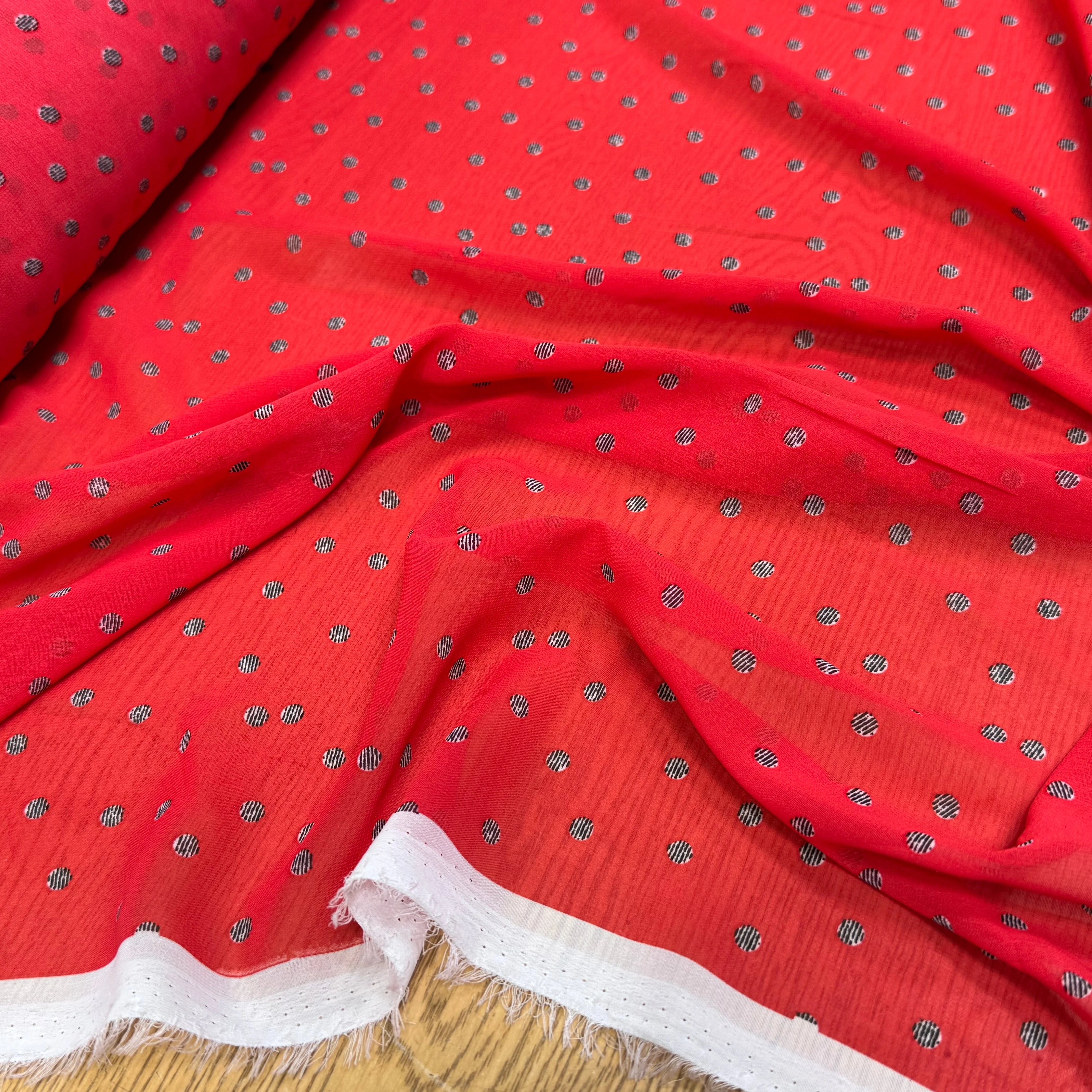CHIFFON IMPRIMÉ POIS RAYÉS FOND ROUGE - My Little Coupon