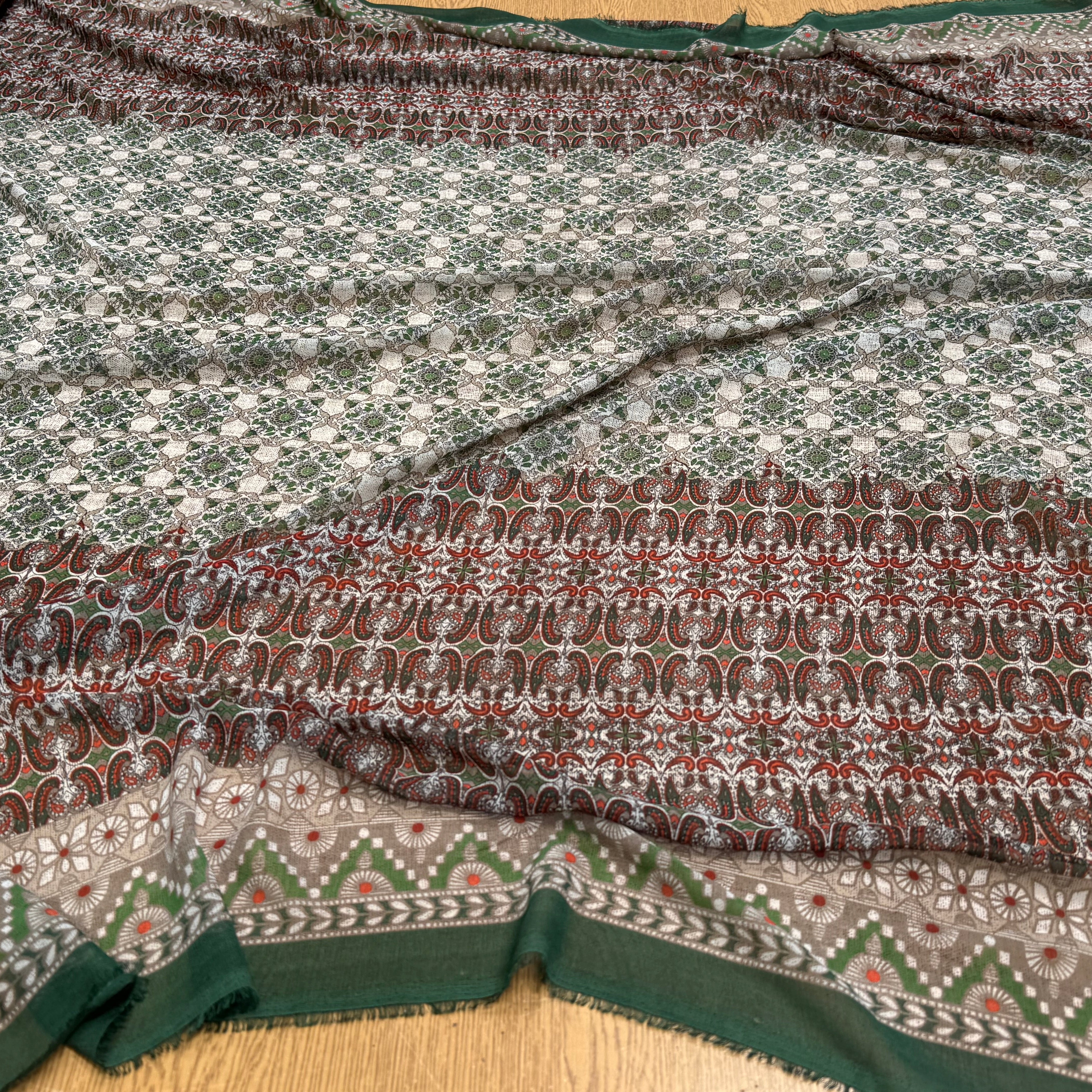 CHIFFON PRINTED ETHNIC VERT - My Little Coupon