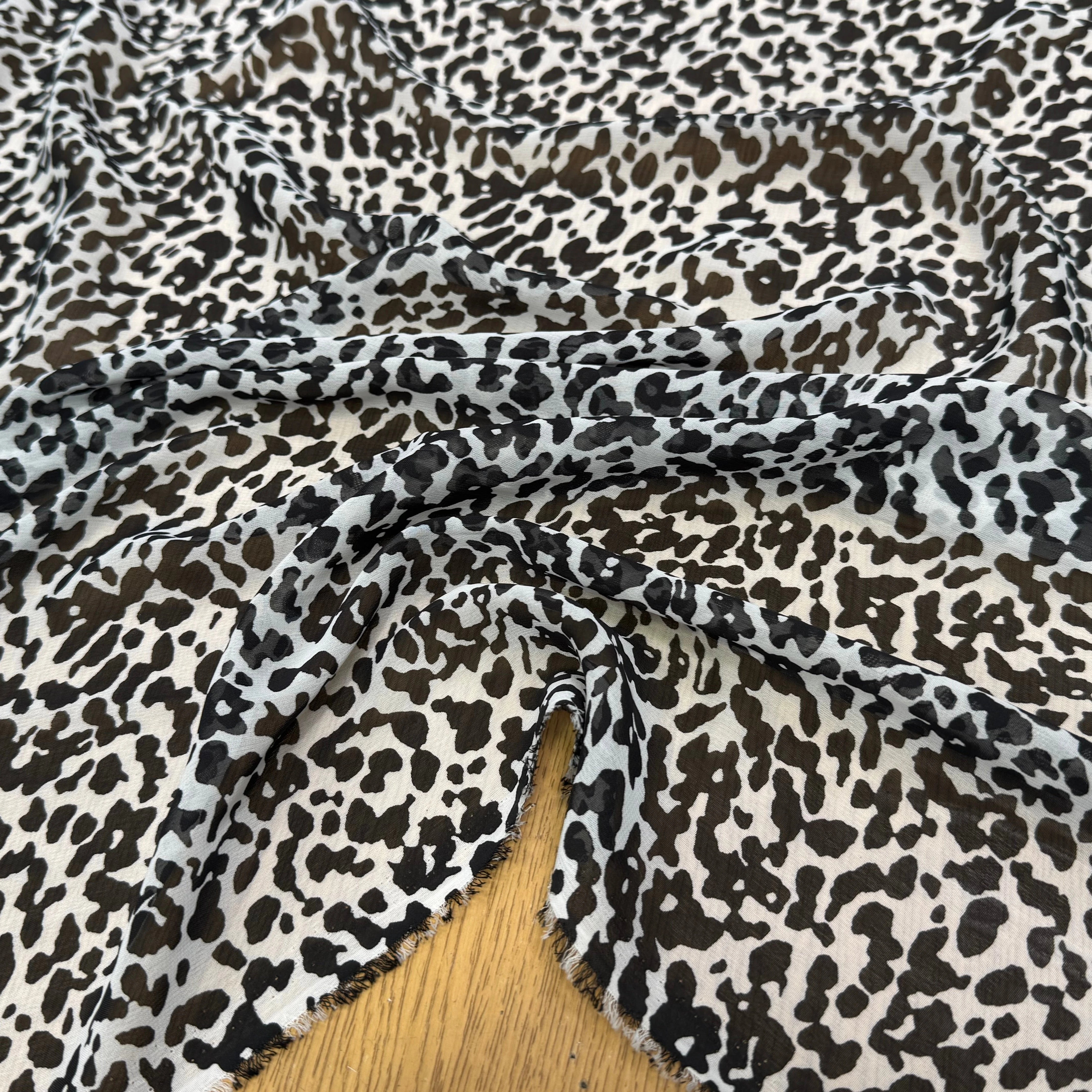 CHIFFON PRINTED FLUIDE BLACK OFF WHITE MOTIF ANIMAL - My Little Coupon