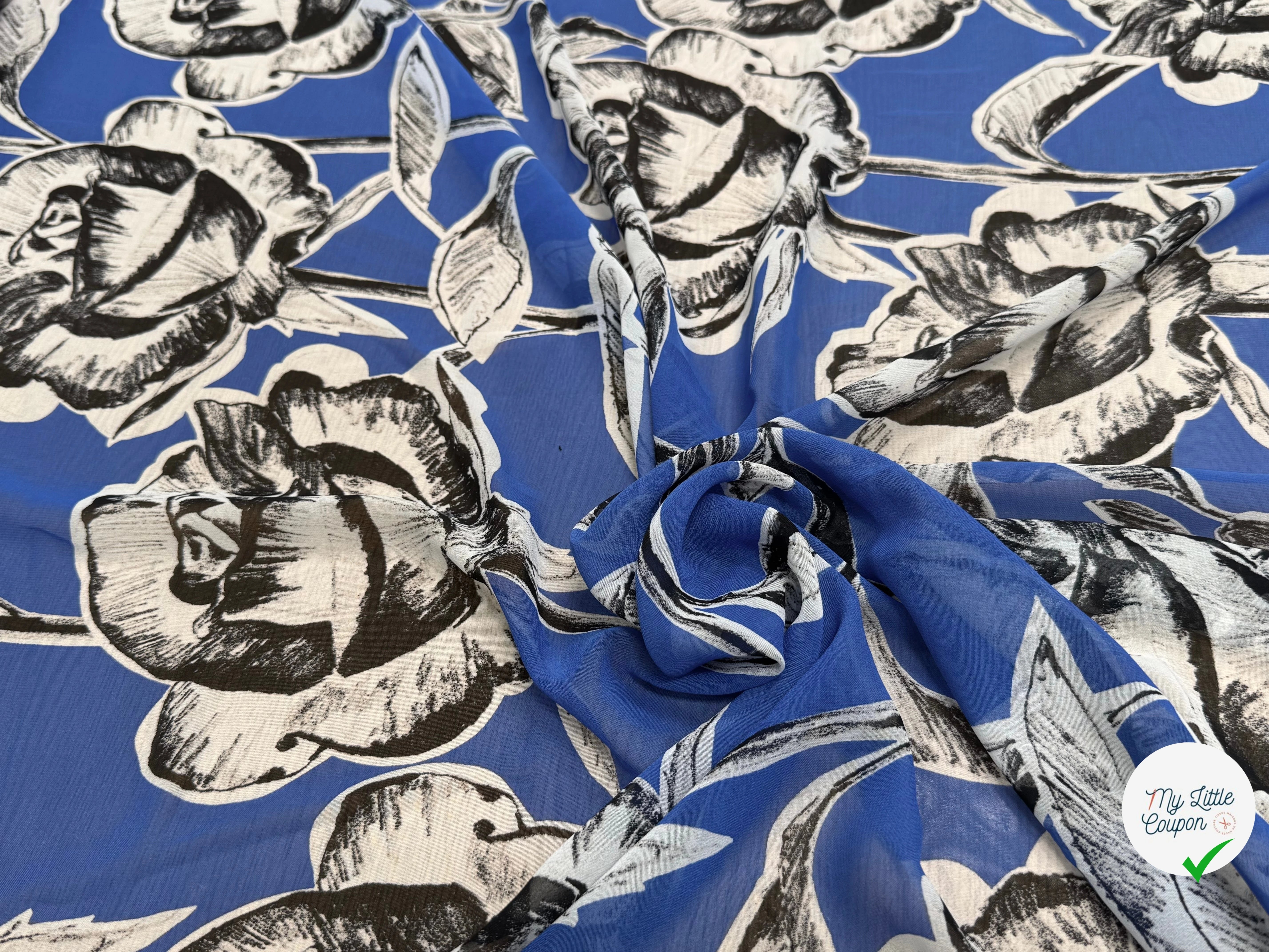 CHIFFON PRINTED FOND BLEU GROSSES FLEURS BLANC NOIR - My Little Coupon