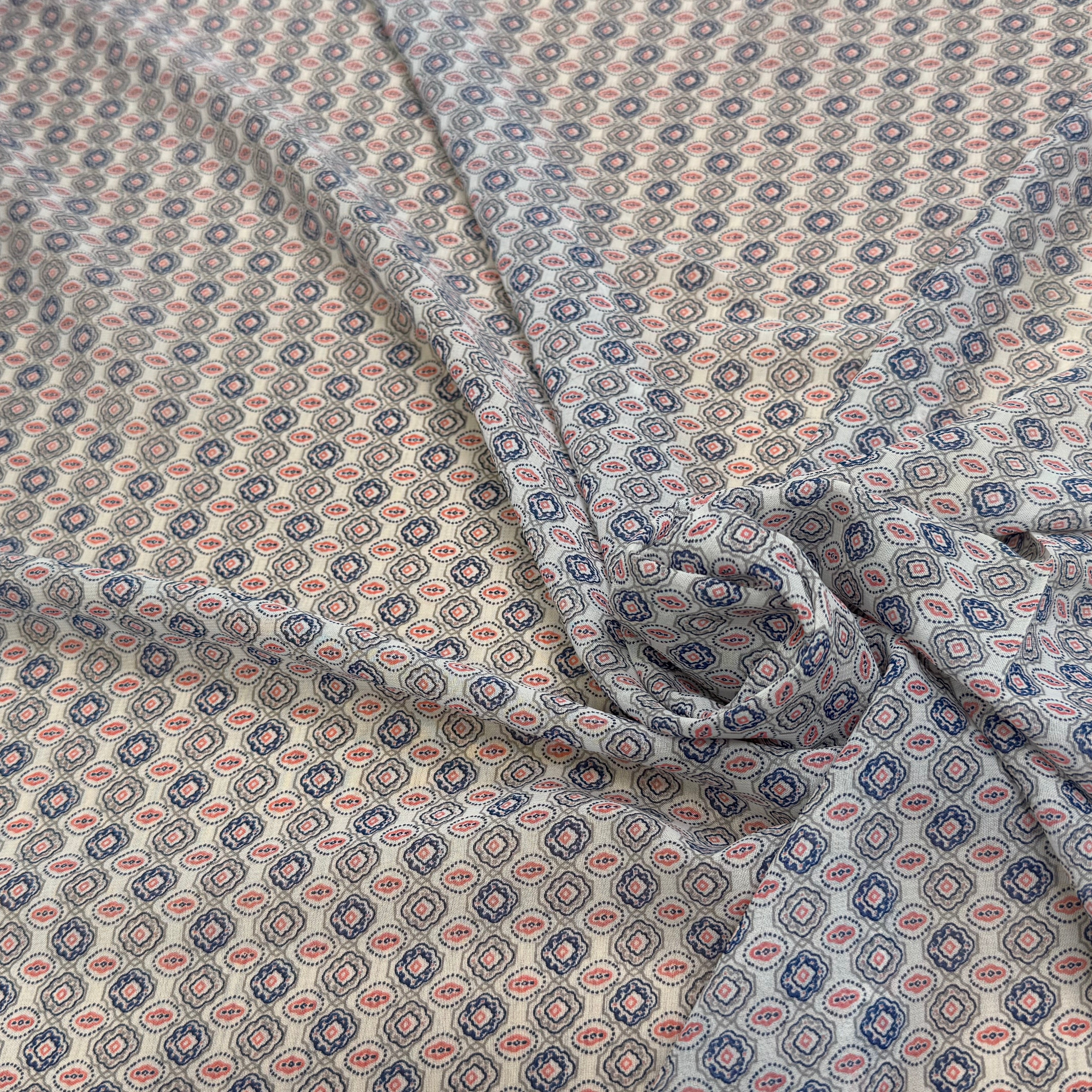 CHIFFON PRINTED FOND CASSÉ MOTIFS ABSTRAITS - My Little Coupon