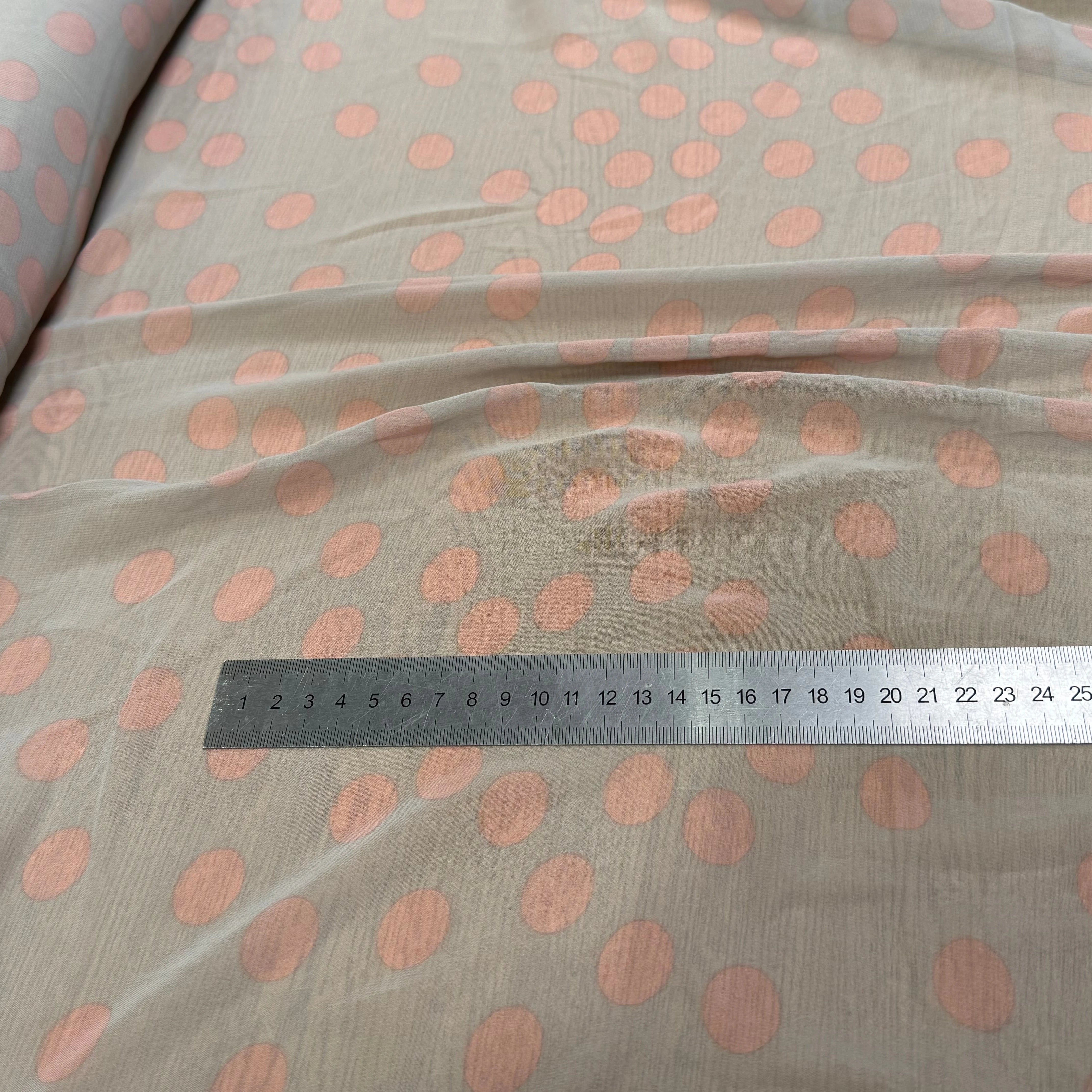CHIFFON PRINTED GROS POIS ROSE FOND GRIS - My Little Coupon