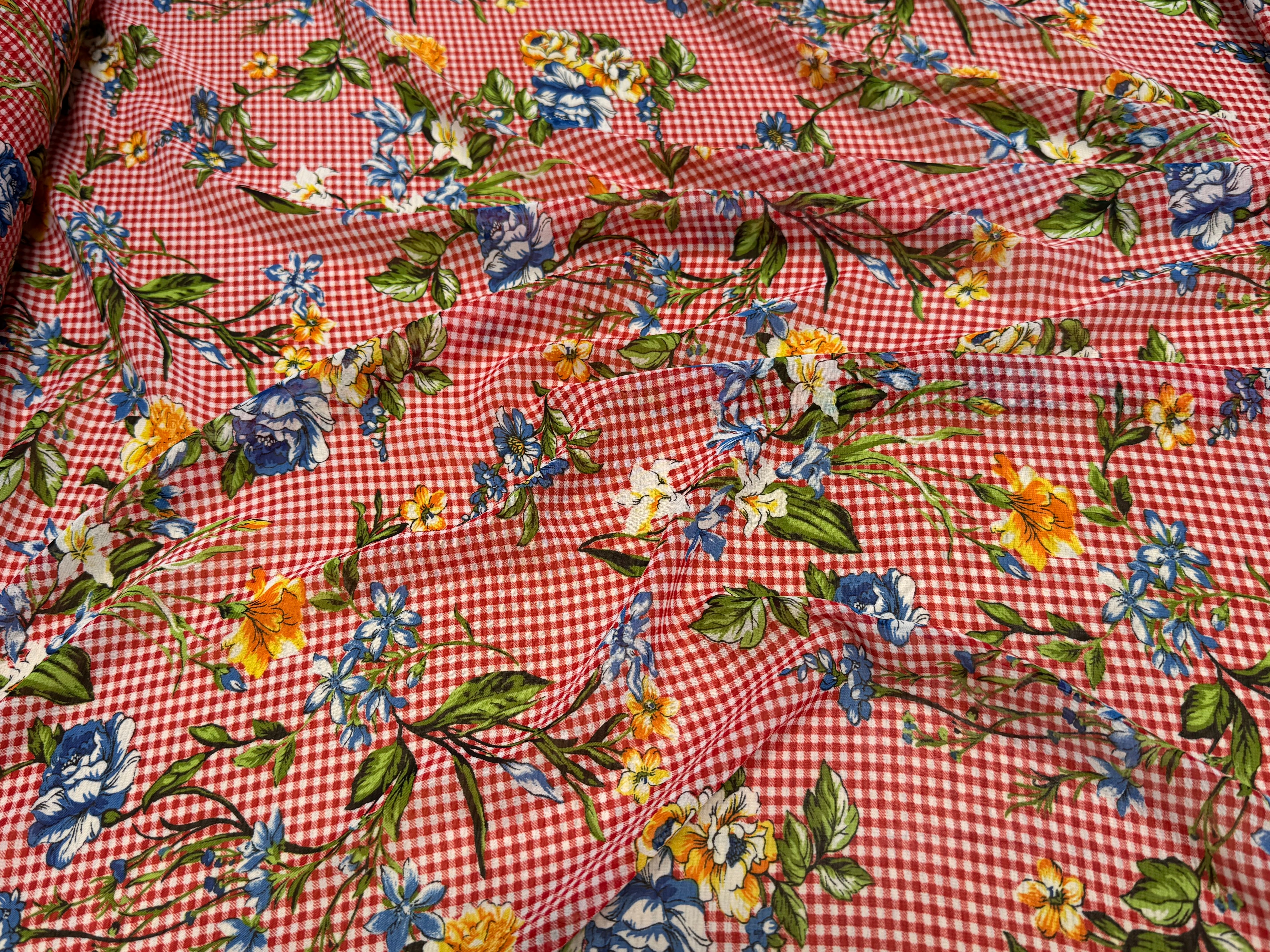 CHIFFON VICHY ROUGE FLUIDE GROSSES FLEURS SUPER BEAU - My Little Coupon