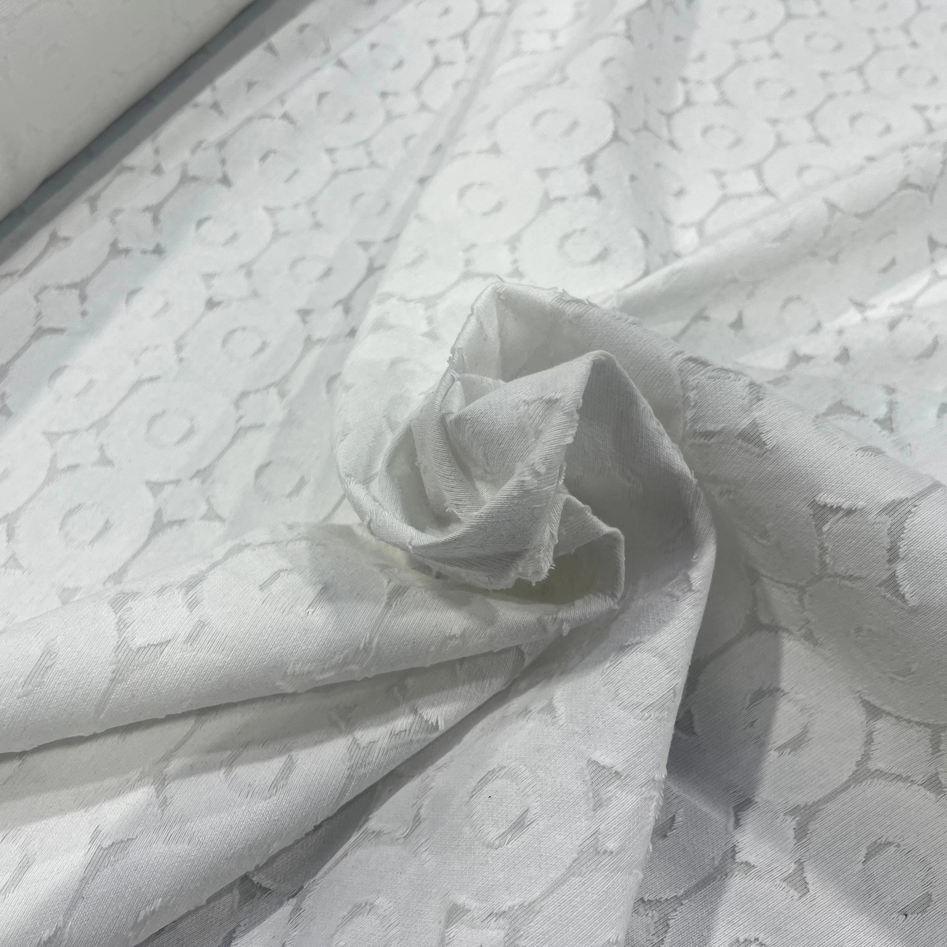 COTON JACQUARD DÉVORÉE BLANC CIRCULAIRE VISCOSE 5% METAL - My Little Coupon