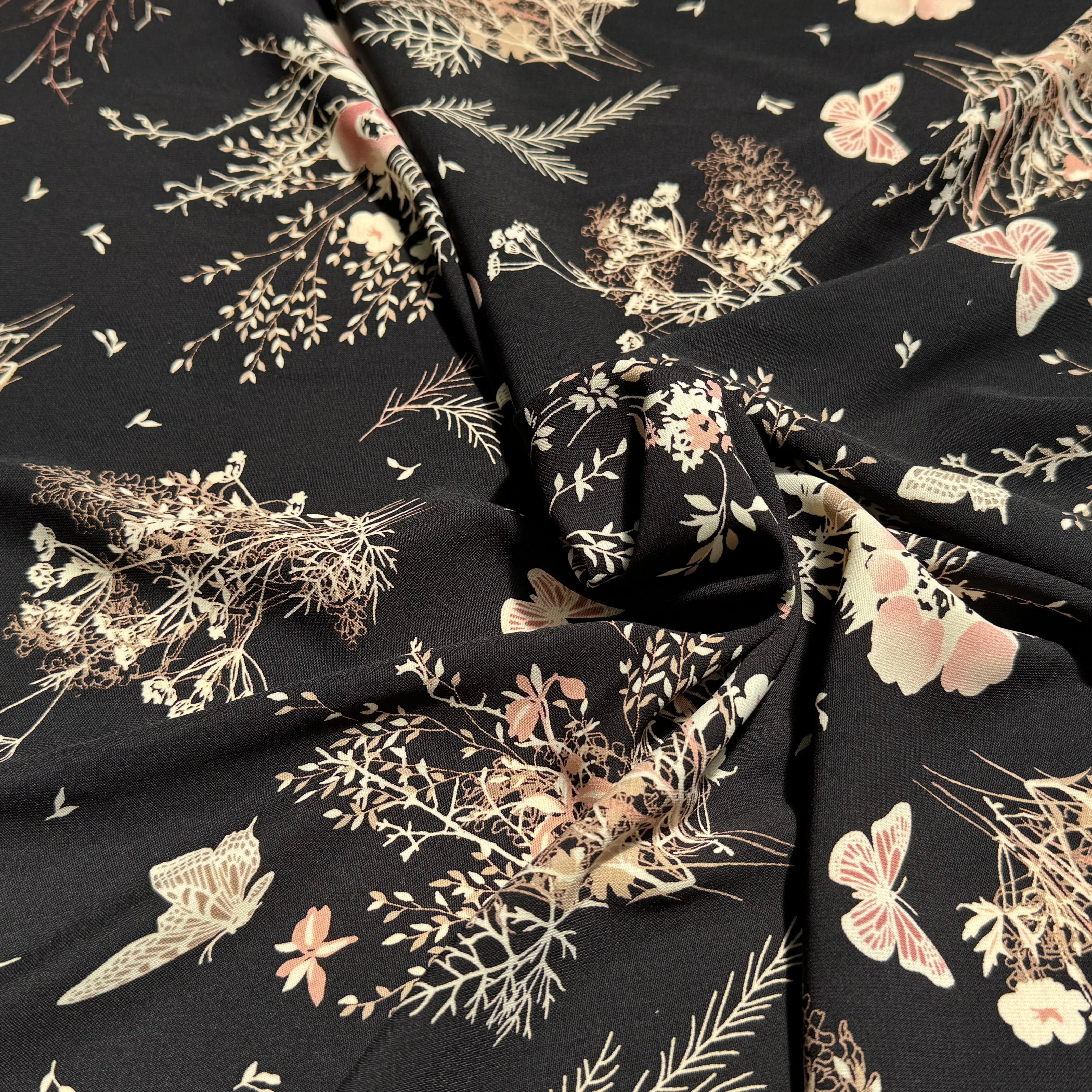 CREPE FLUIDE FOND NOIR MOTIFS FLORAUX PAPILLONS - My Little Coupon