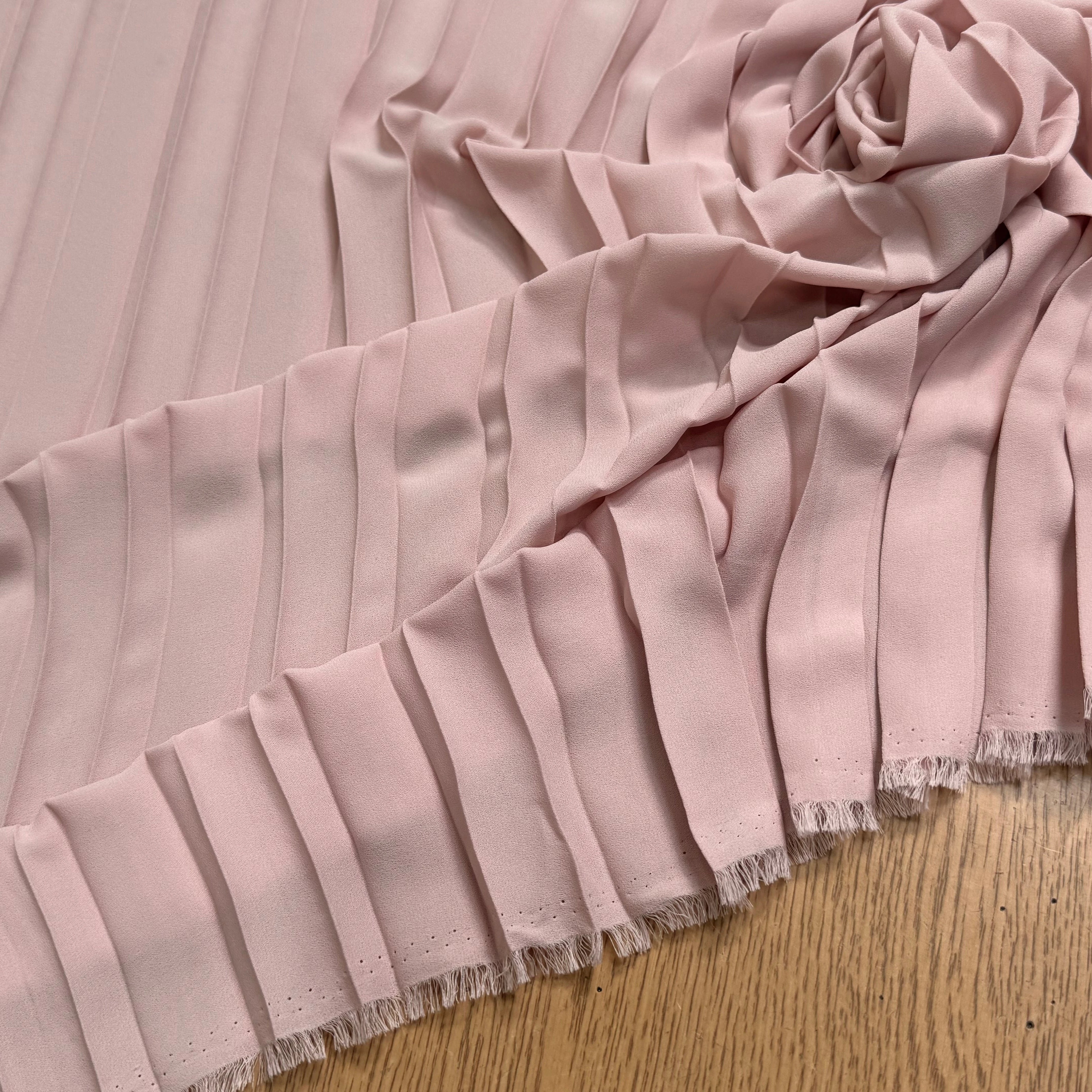 (CHUTE) CREPE PLISSÉ FLUIDE ROSE PALE - My Little Coupon