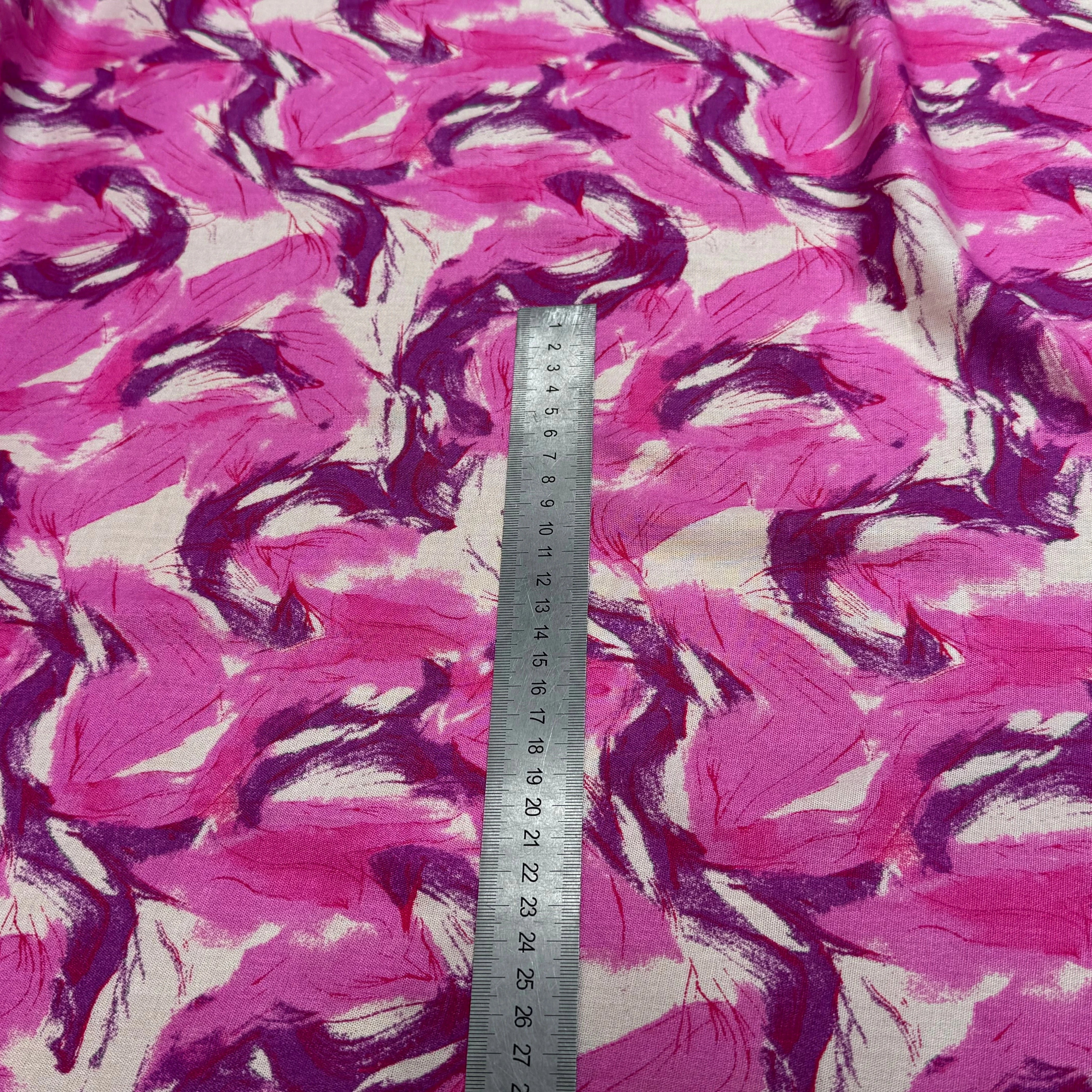 VISCOSE FLUIDE FOND BEIGE IMPRIMÉE TOURBILLON ROSE VIOLET - My Little Coupon