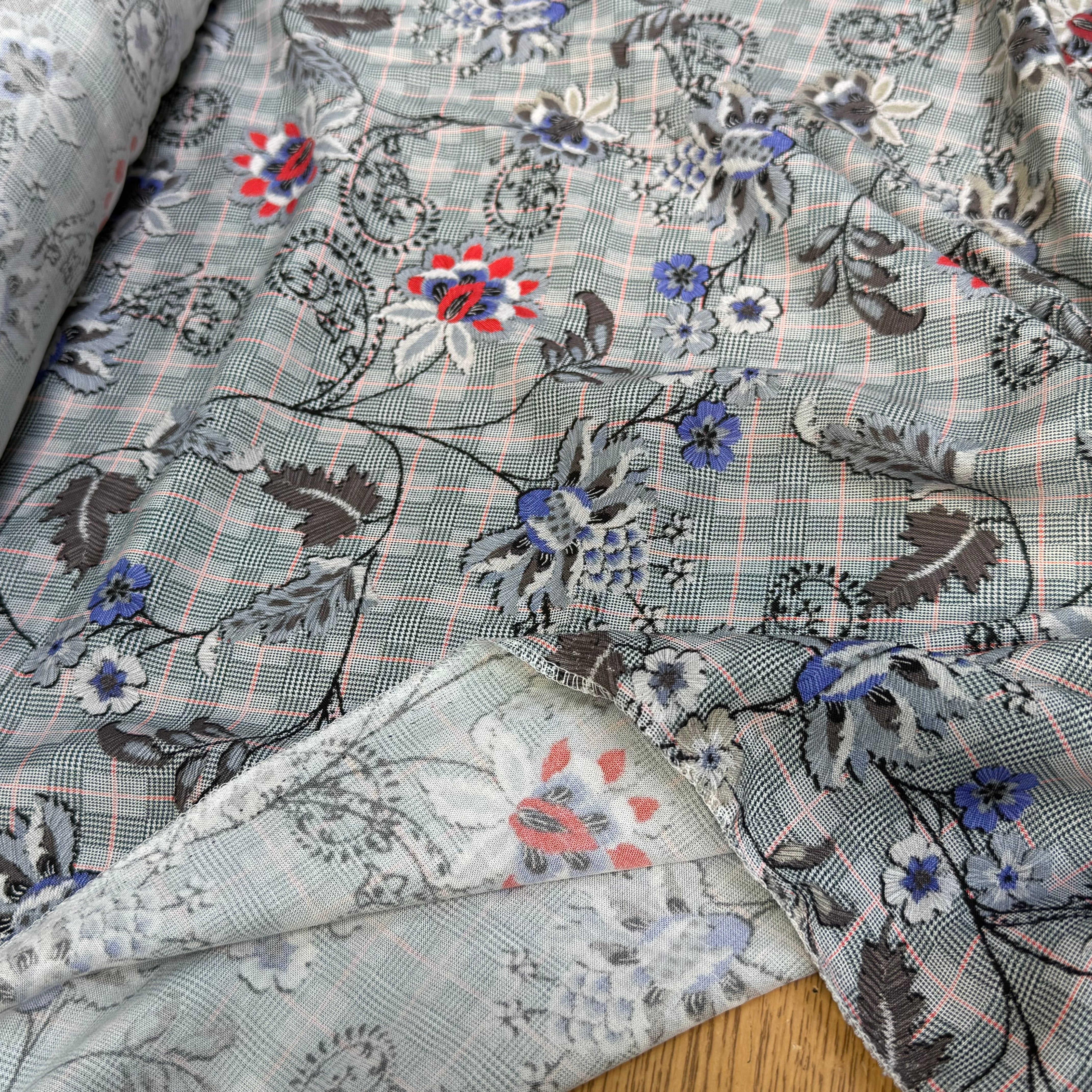 VISCOSE FLUIDE PRINCE DE GALLES IMPRIMÉ JOLIES FLEURS - My Little Coupon