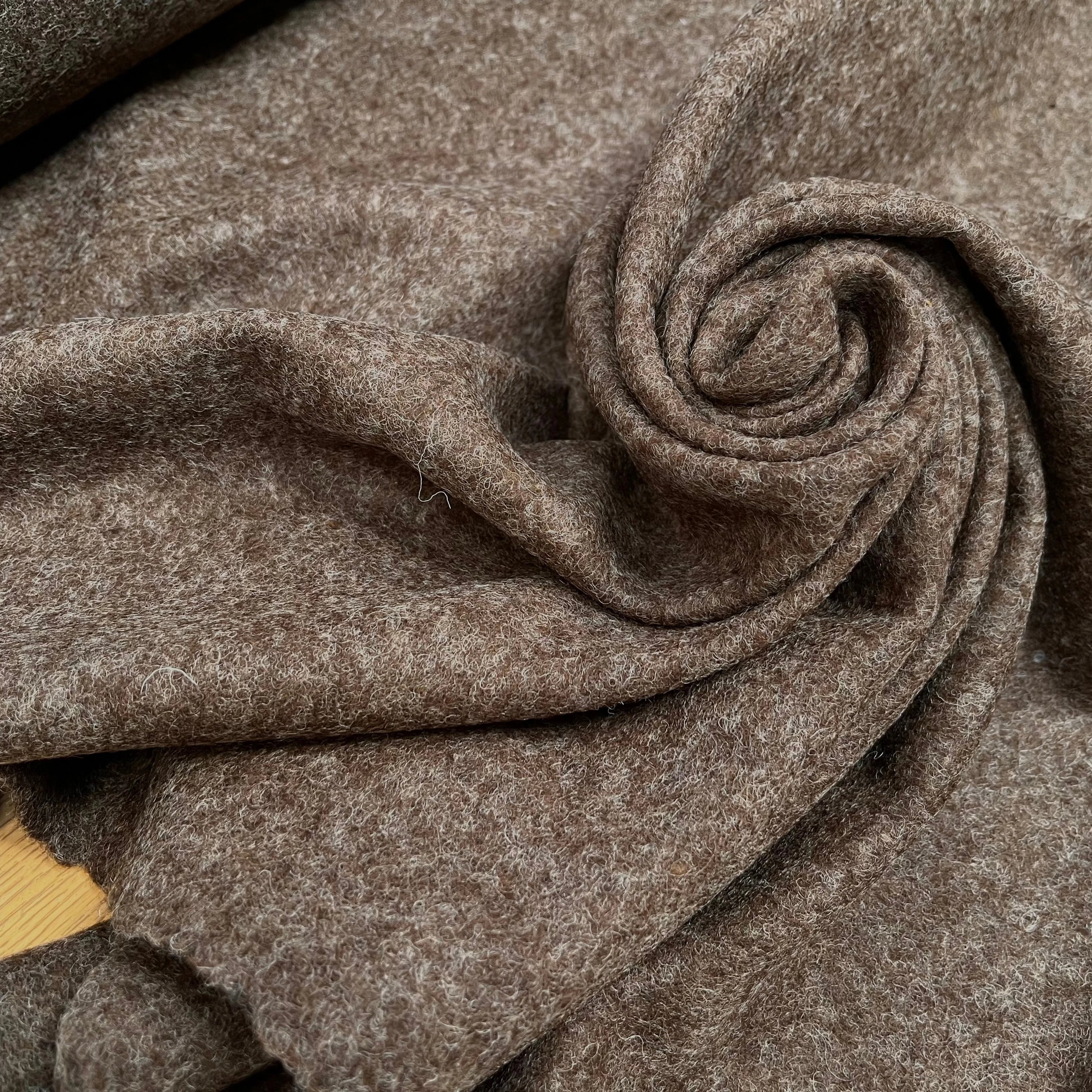 (CHUTE)LAINAGE MOUCHETÉ MARRON GLACÉ - My Little Coupon