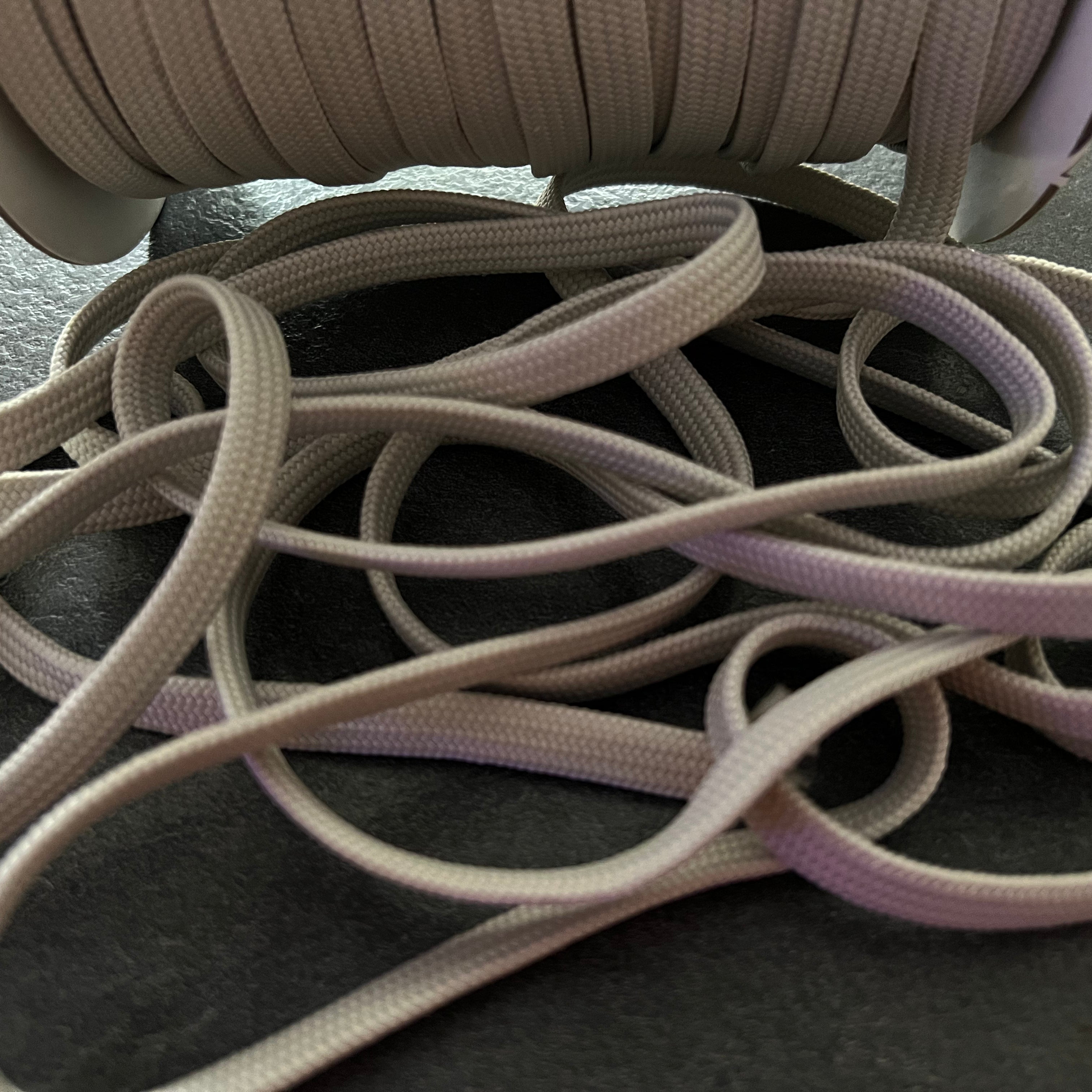 CORDON TRESSÉ PLAT BLANC GRISÉ 10mm - My Little Coupon