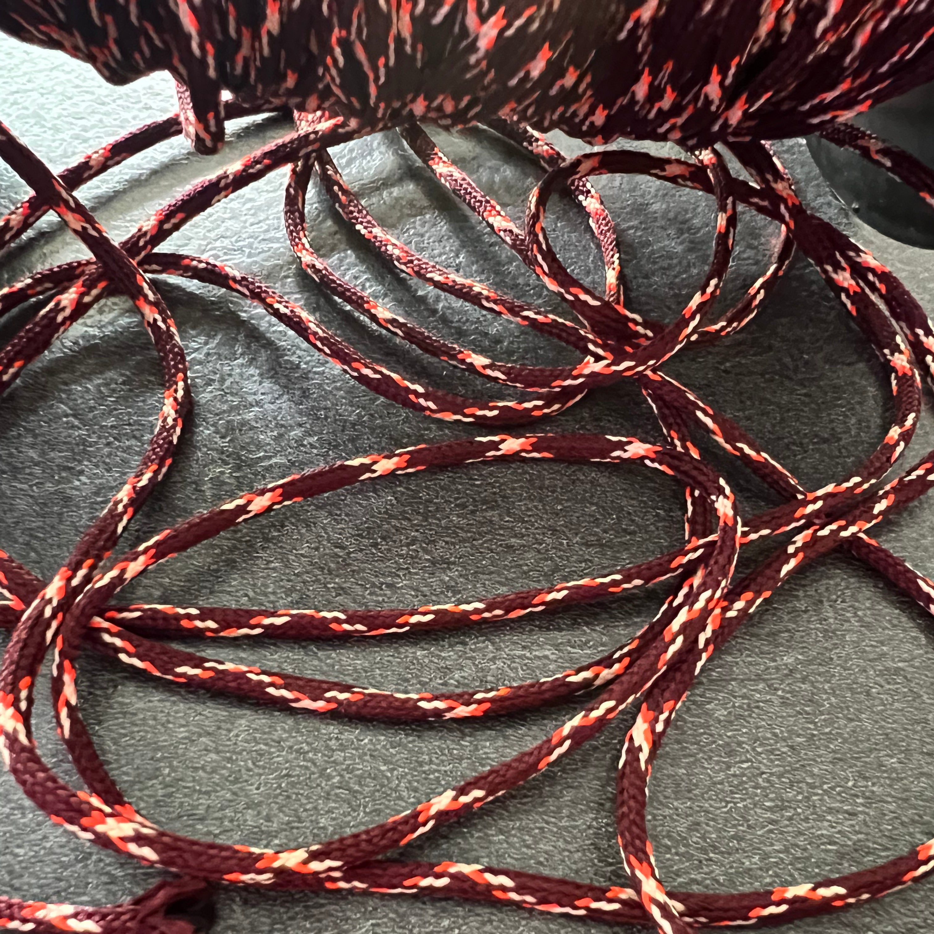 CORDON TRESSÉ ROND BORDEAUX PÉPITE ORANGE FLUO ET BLANC 4mm - My Little Coupon