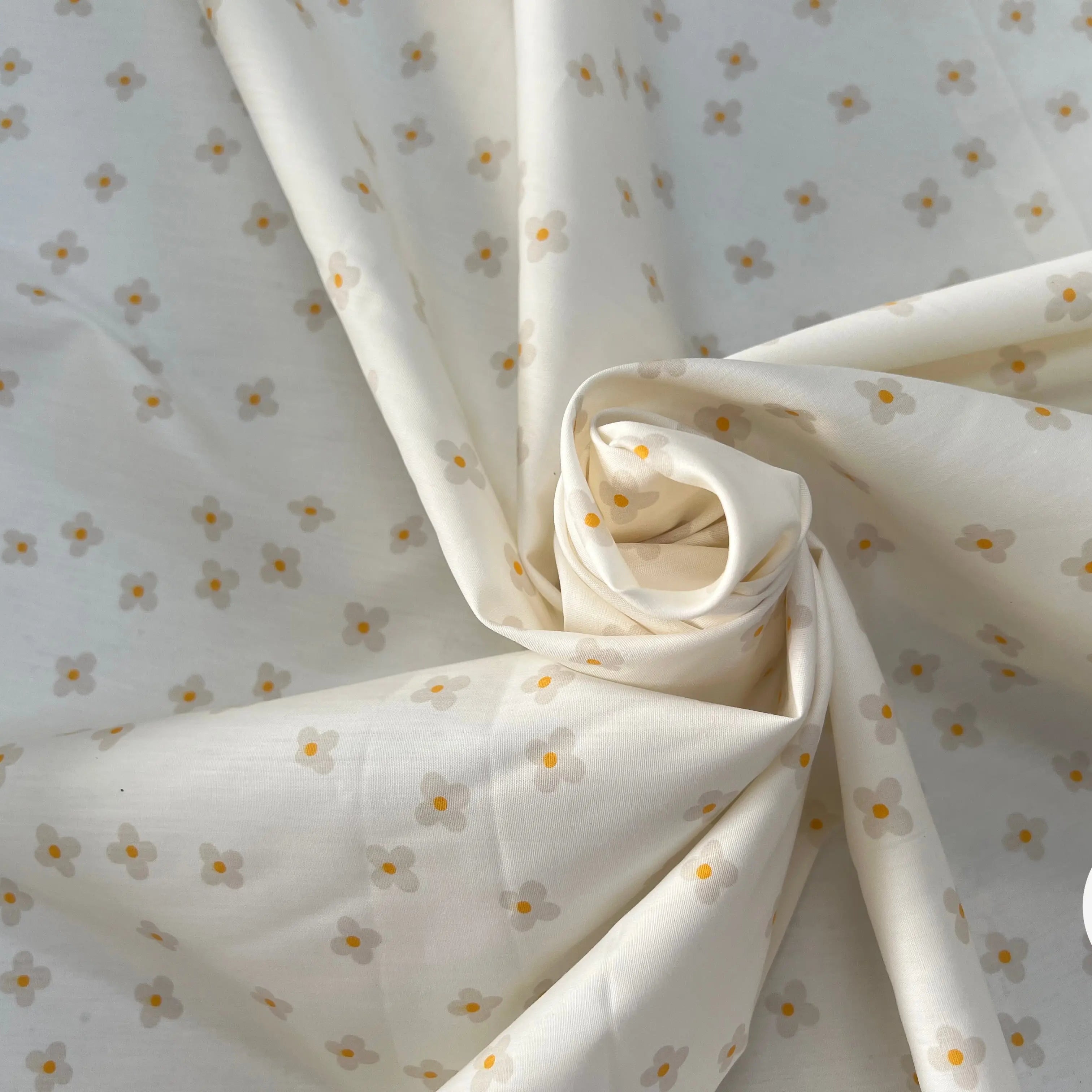 COTON BÉBÉ 120 FILS FLEURS FOND BLANC - My Little Coupon