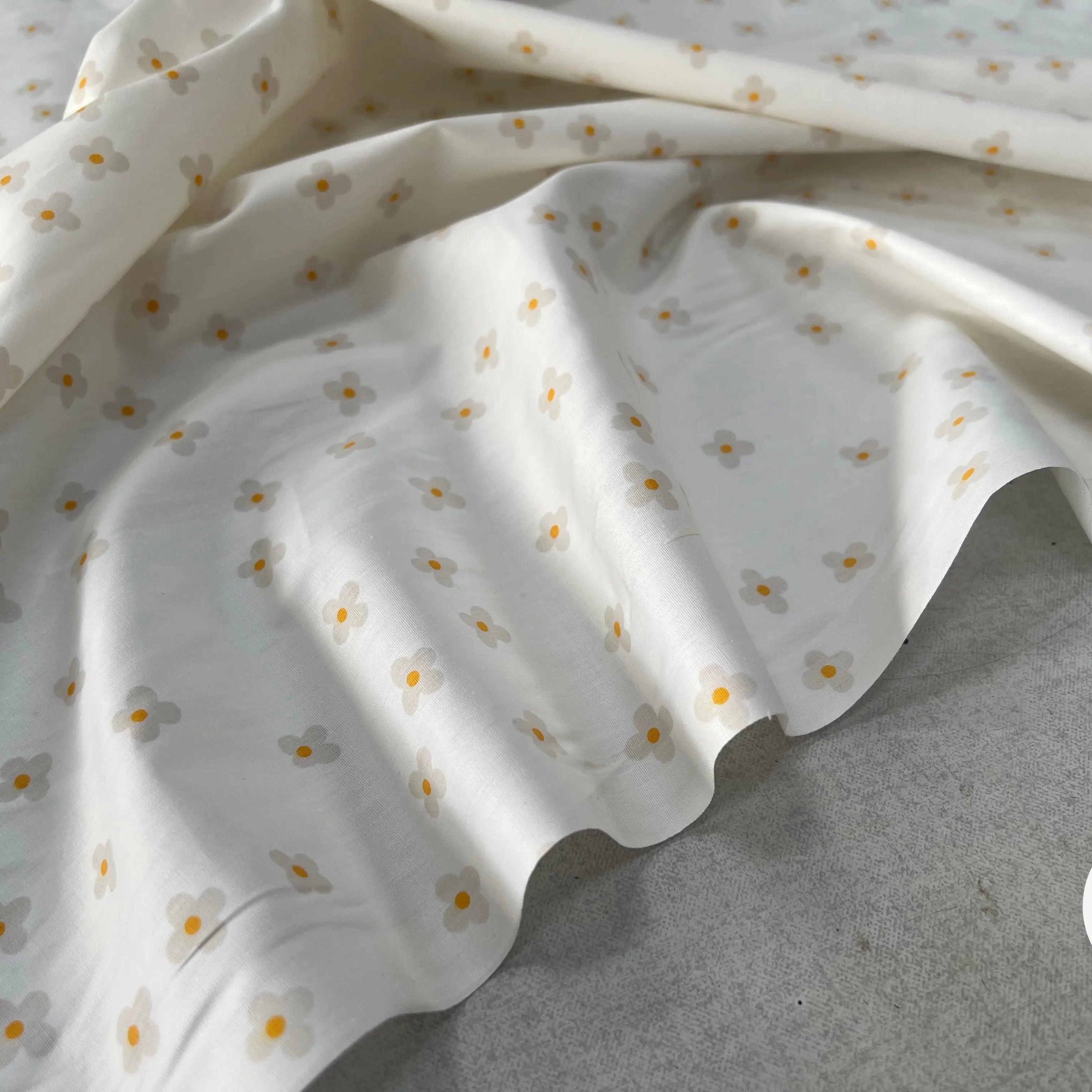 COTON BÉBÉ 120 FILS FLEURS FOND BLANC - My Little Coupon